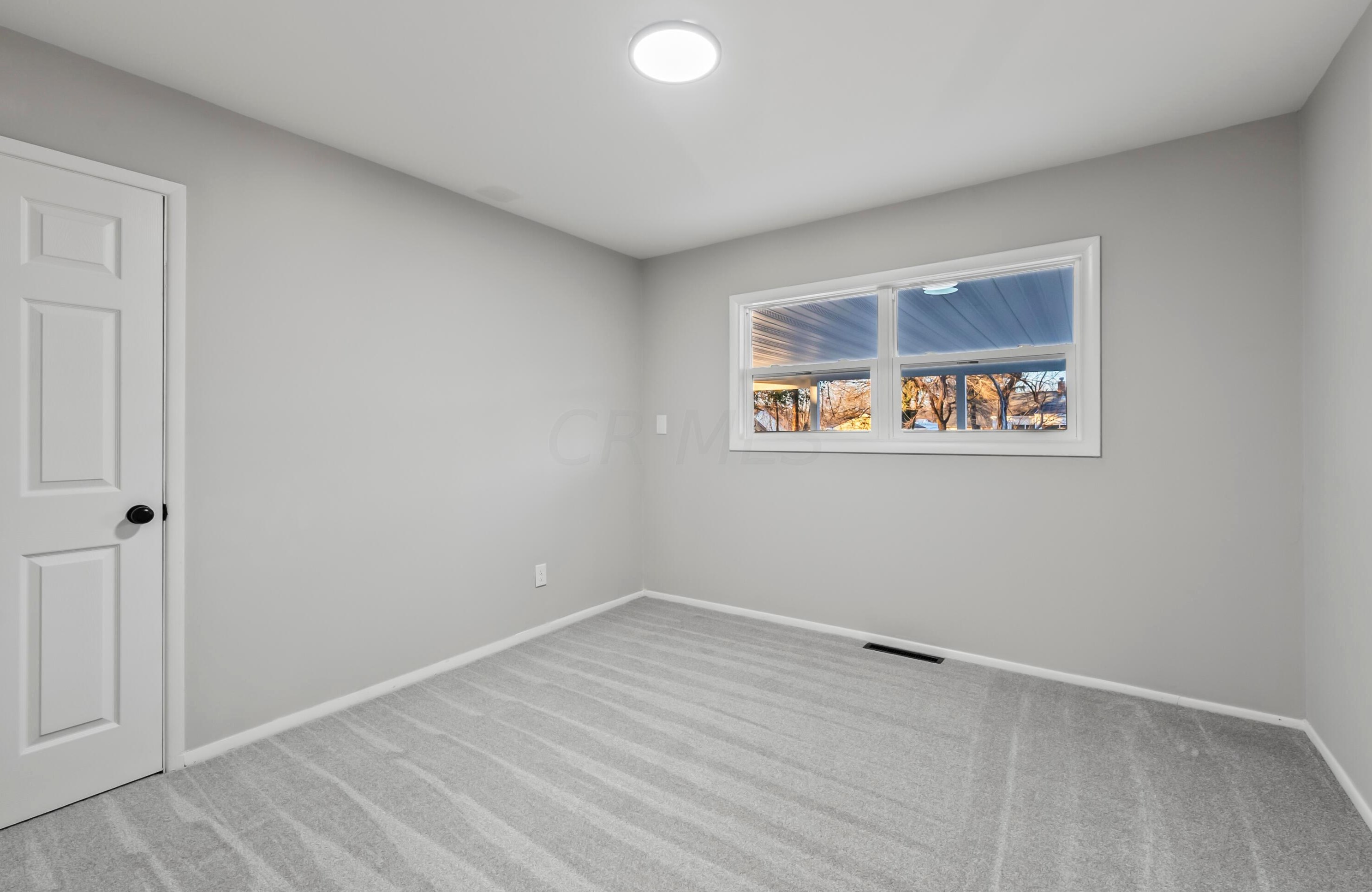 2984 Hampshire Rd, Columbus OH 43209-2654 exterior