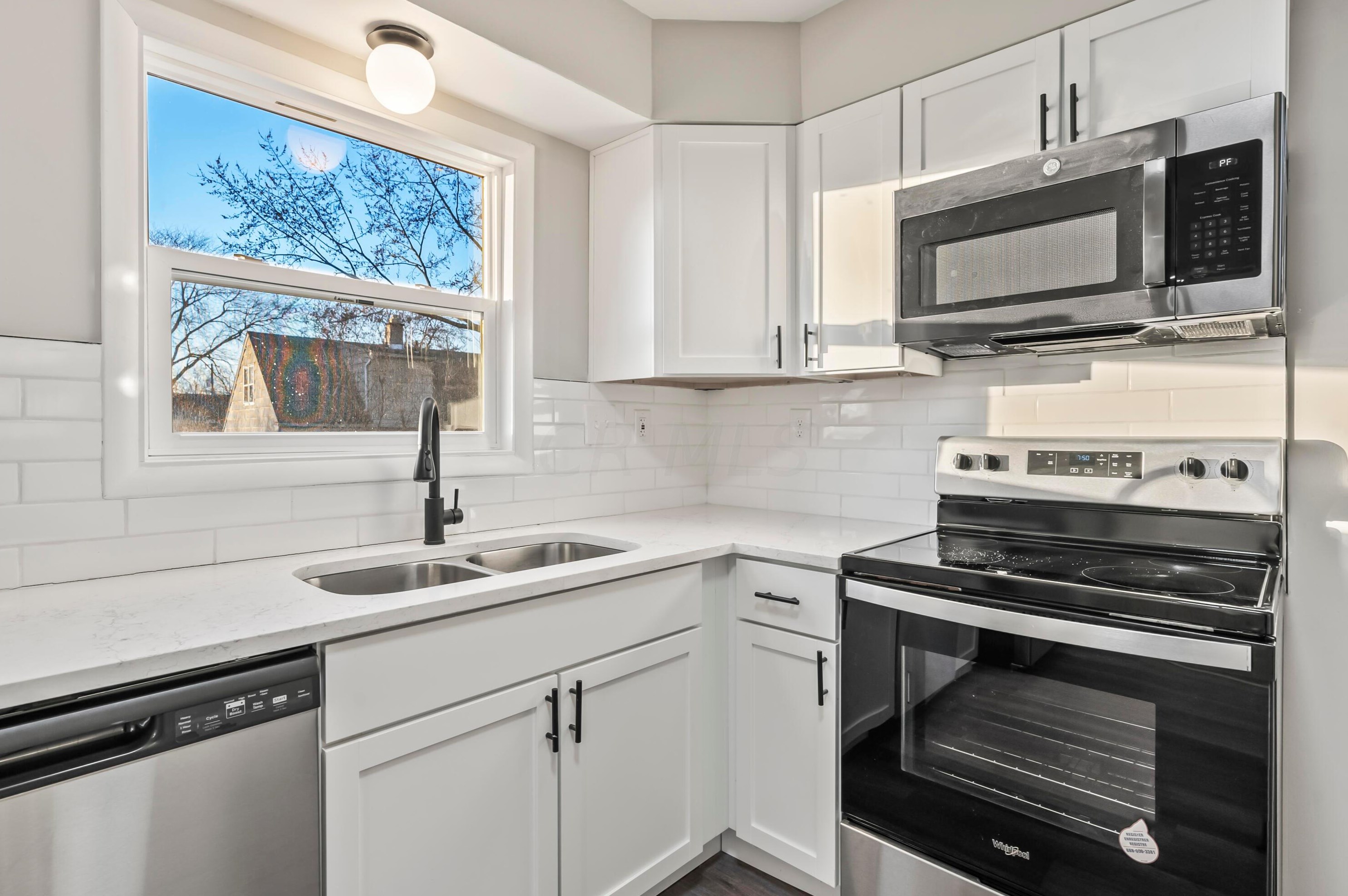 2984 Hampshire Rd, Columbus OH 43209-2654 exterior