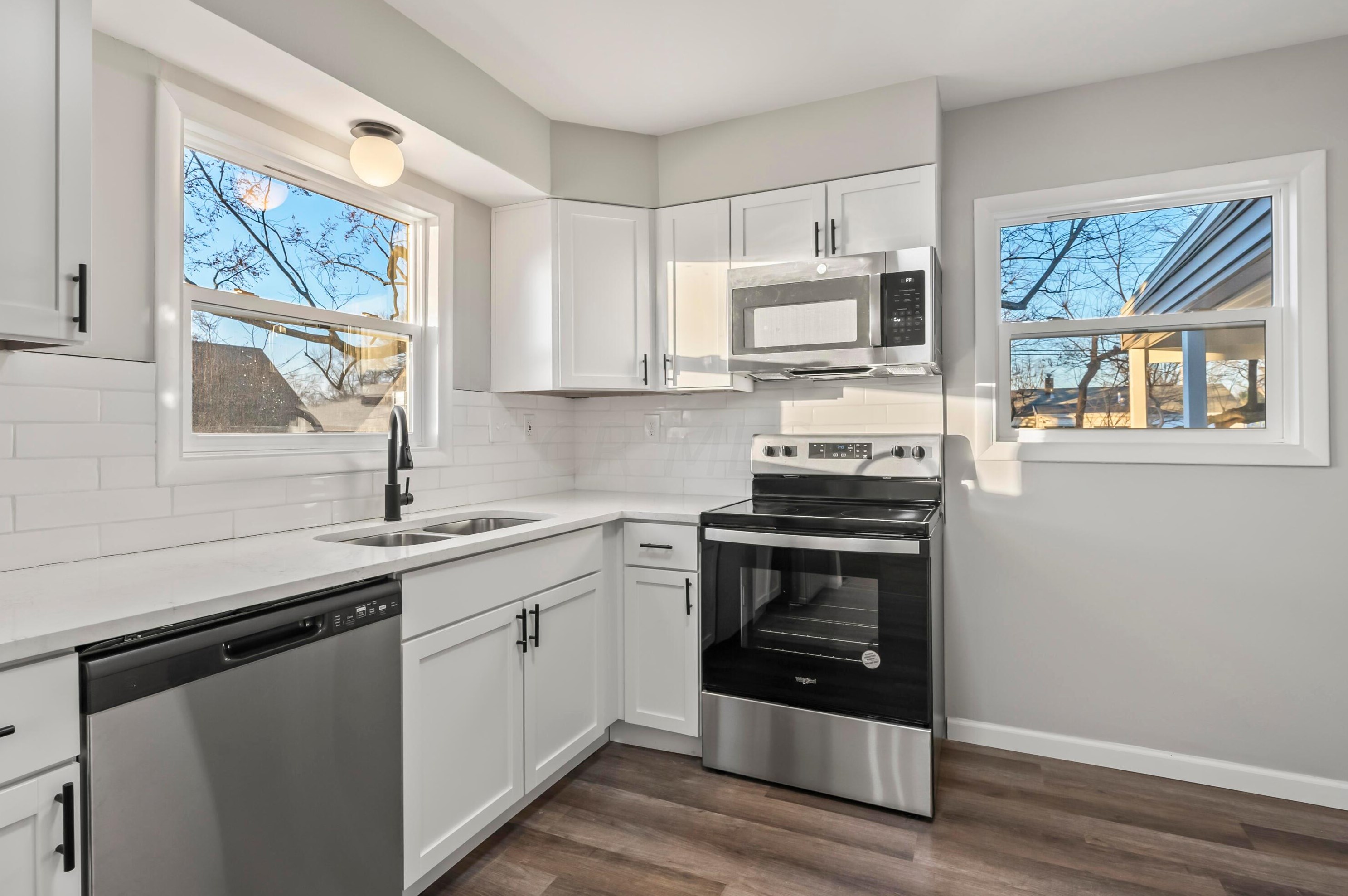 2984 Hampshire Rd, Columbus OH 43209-2654 exterior