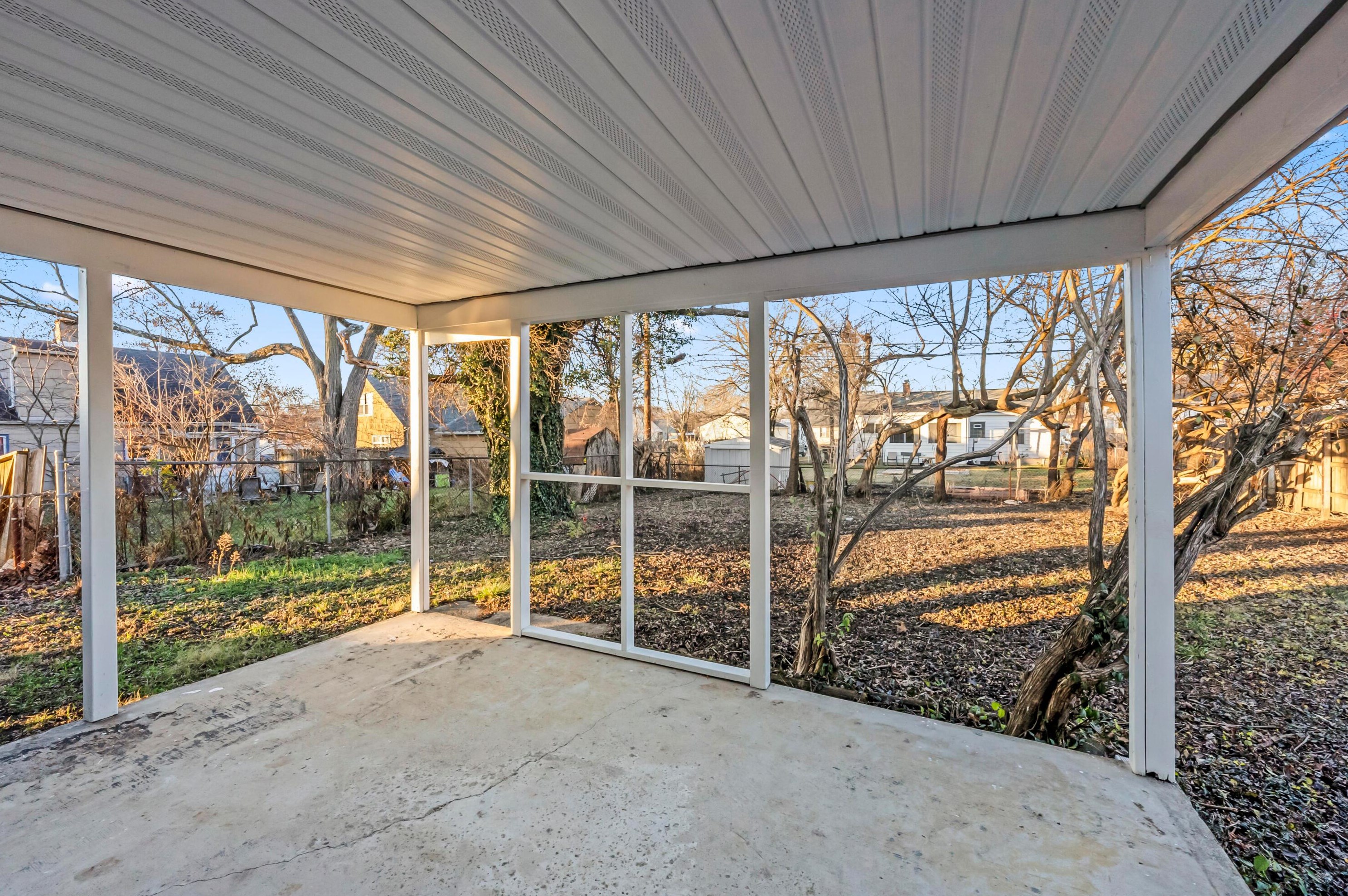 2984 Hampshire Rd, Columbus OH 43209-2654 exterior