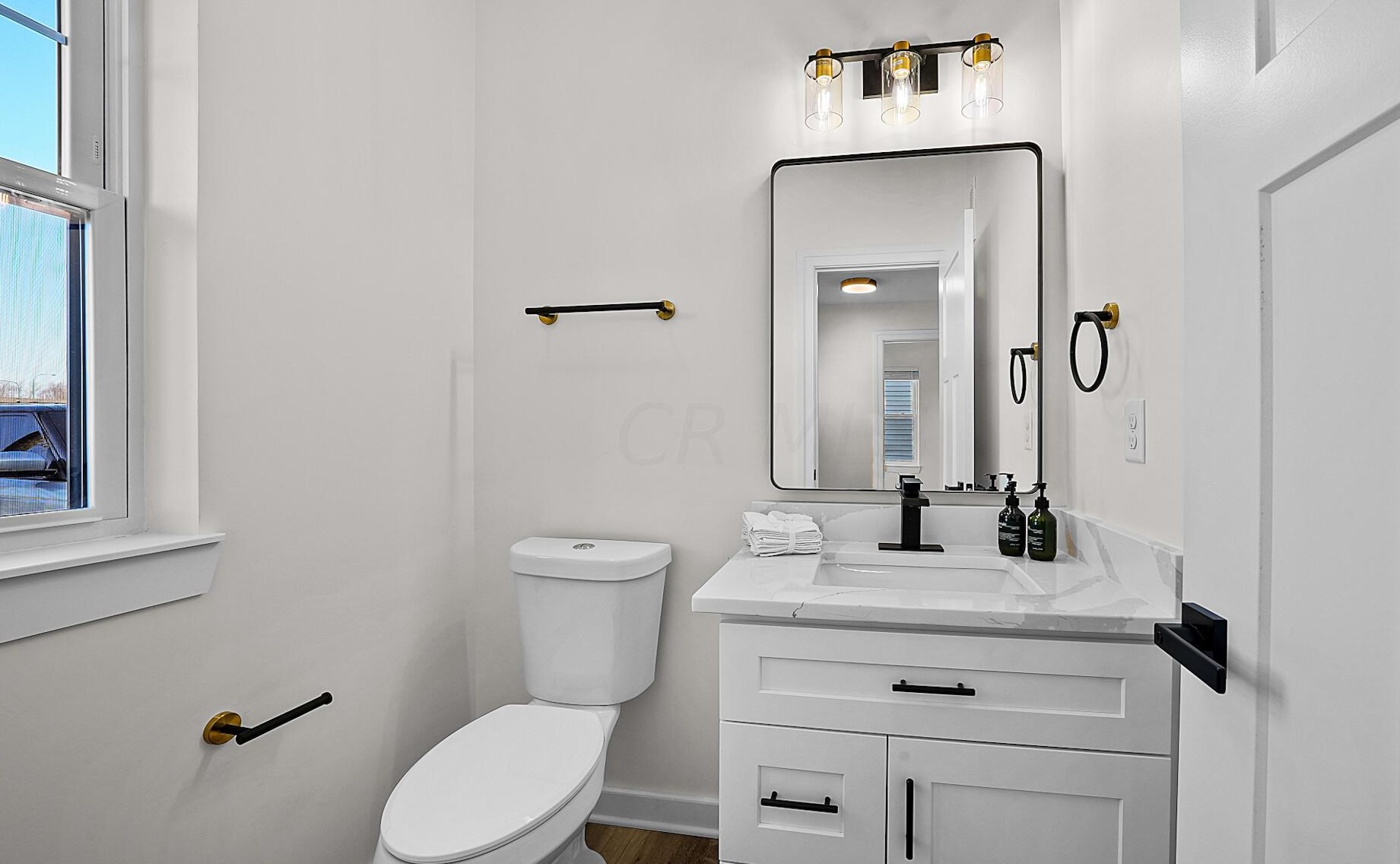 84 Inah Ave, Columbus OH 43228-2679 exterior