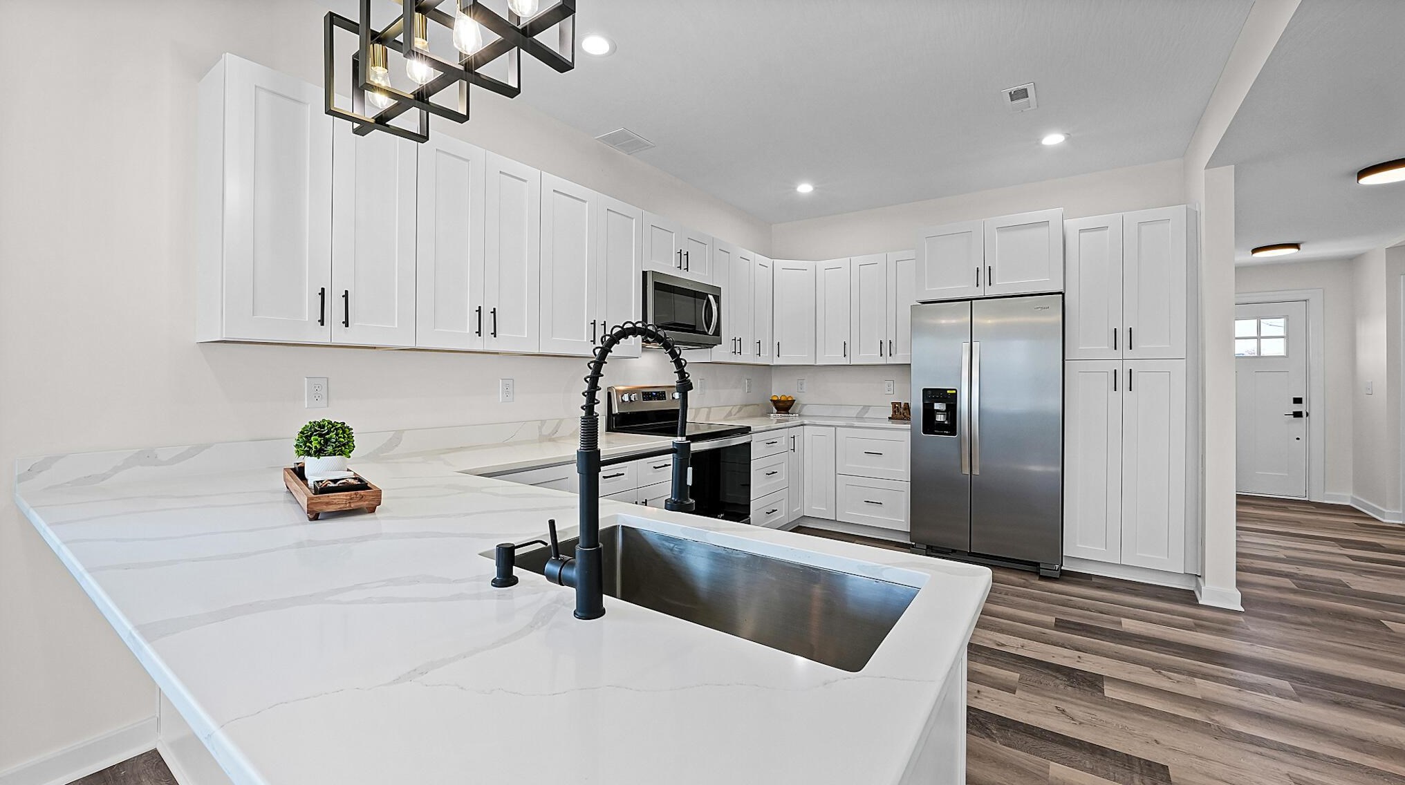 84 Inah Ave, Columbus OH 43228-2679 exterior