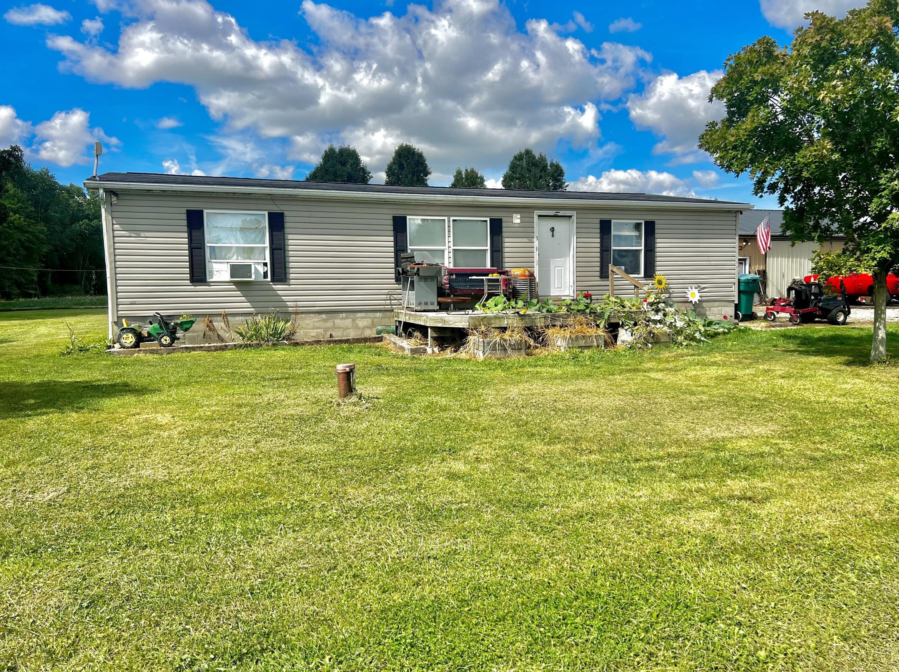 7345 Miller Rd, Thornville, OH 43076-9535
