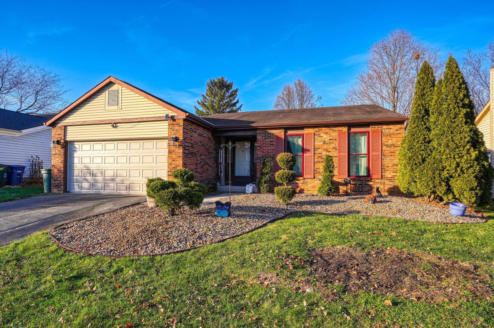 3944 Cedric Ln, Dublin, OH 43016-4125