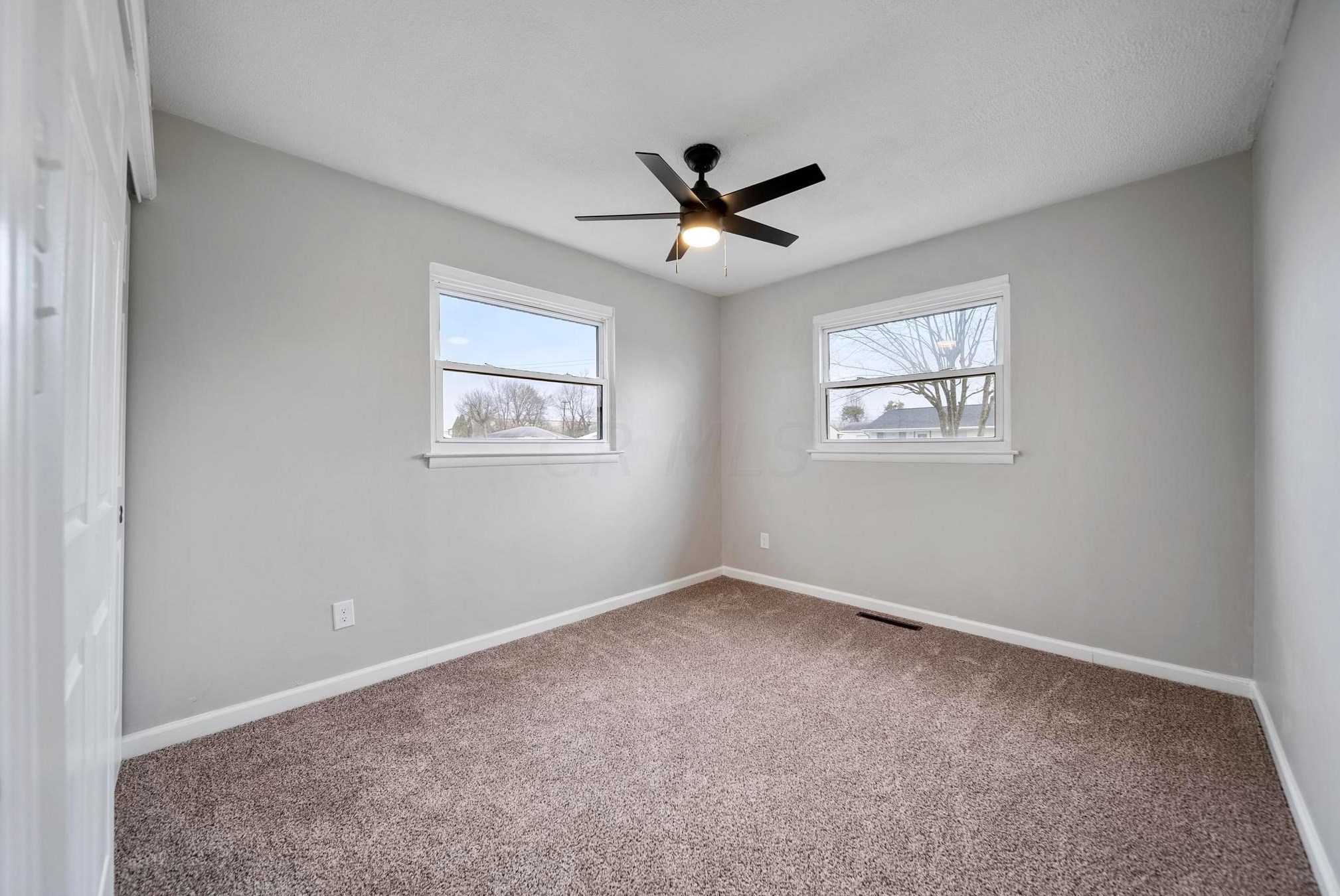 2477 Edsel Ave, Columbus OH  43207-2103 exterior