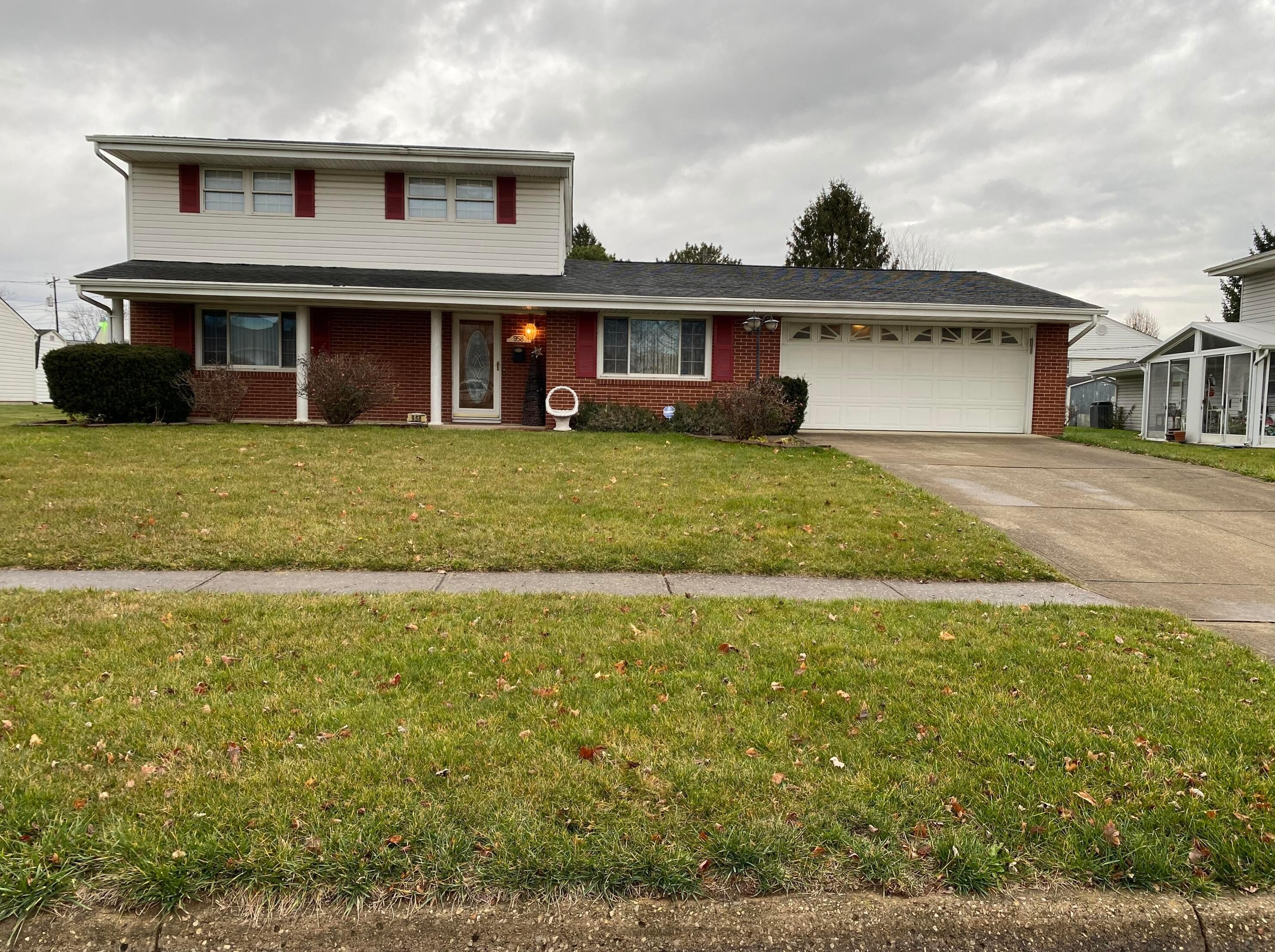 958 Kingland Dr, Columbus, OH 43207-4952