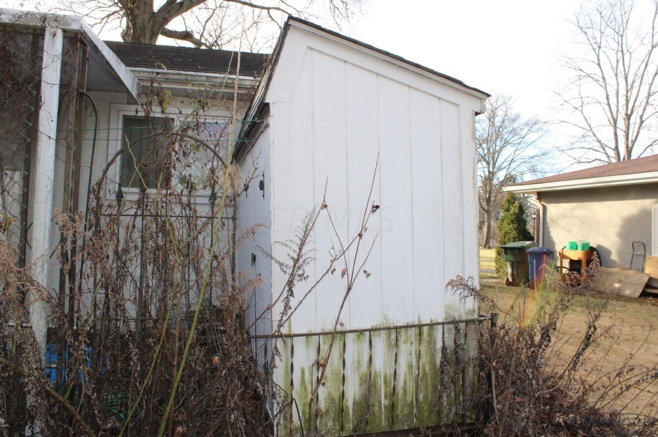 1000 Poling Dr, Columbus OH 43224-1956 exterior