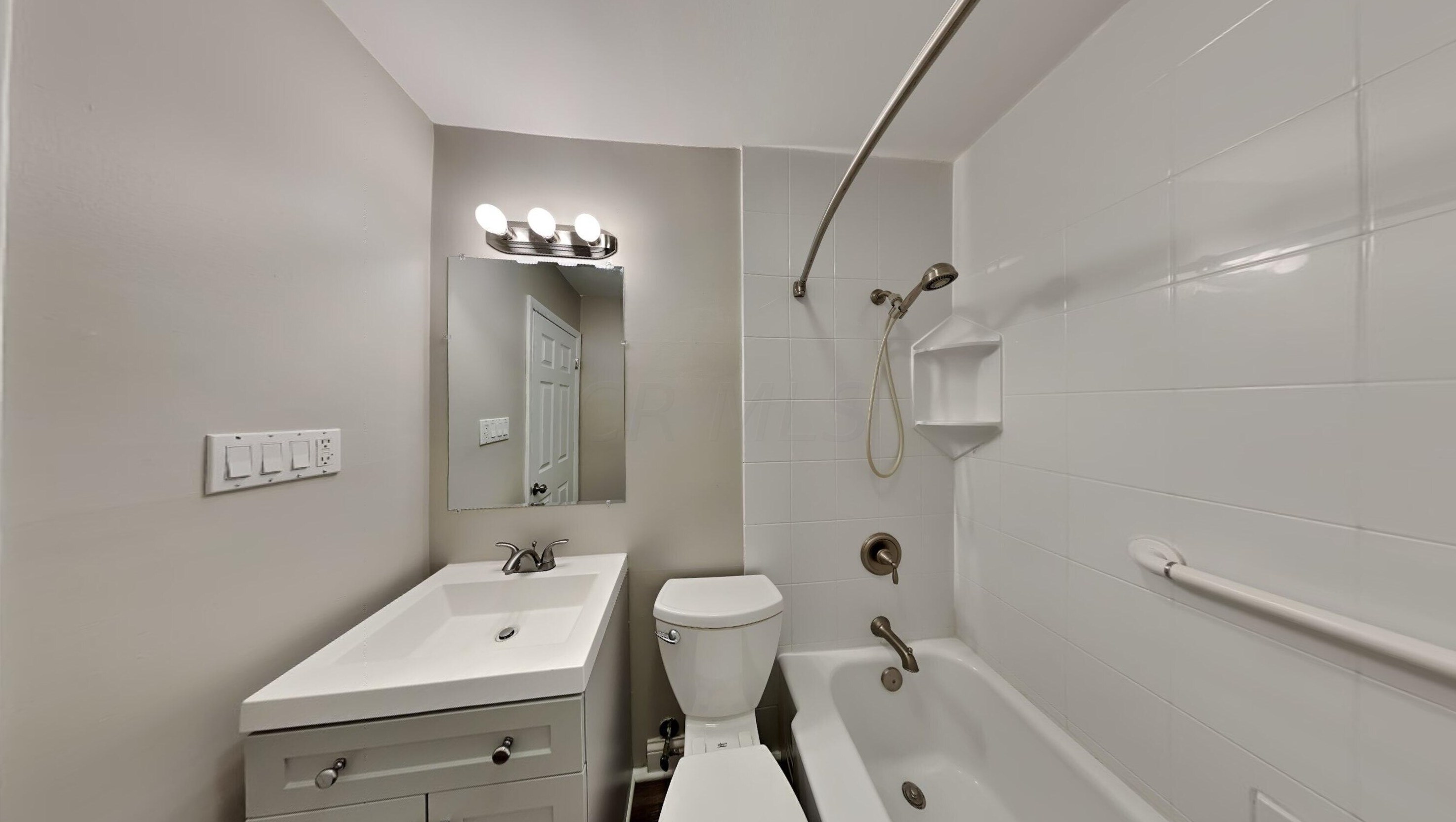 242 Danhurst Rd, Columbus OH 43228-1343 exterior