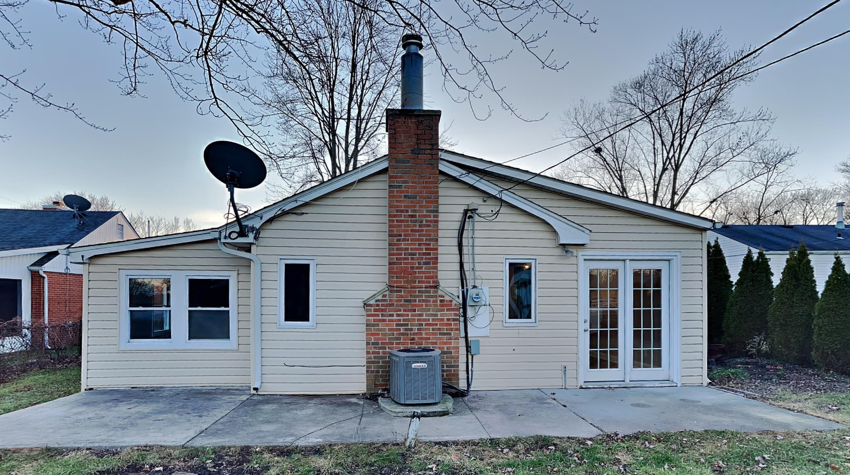 242 Danhurst Rd, Columbus OH 43228-1343 exterior