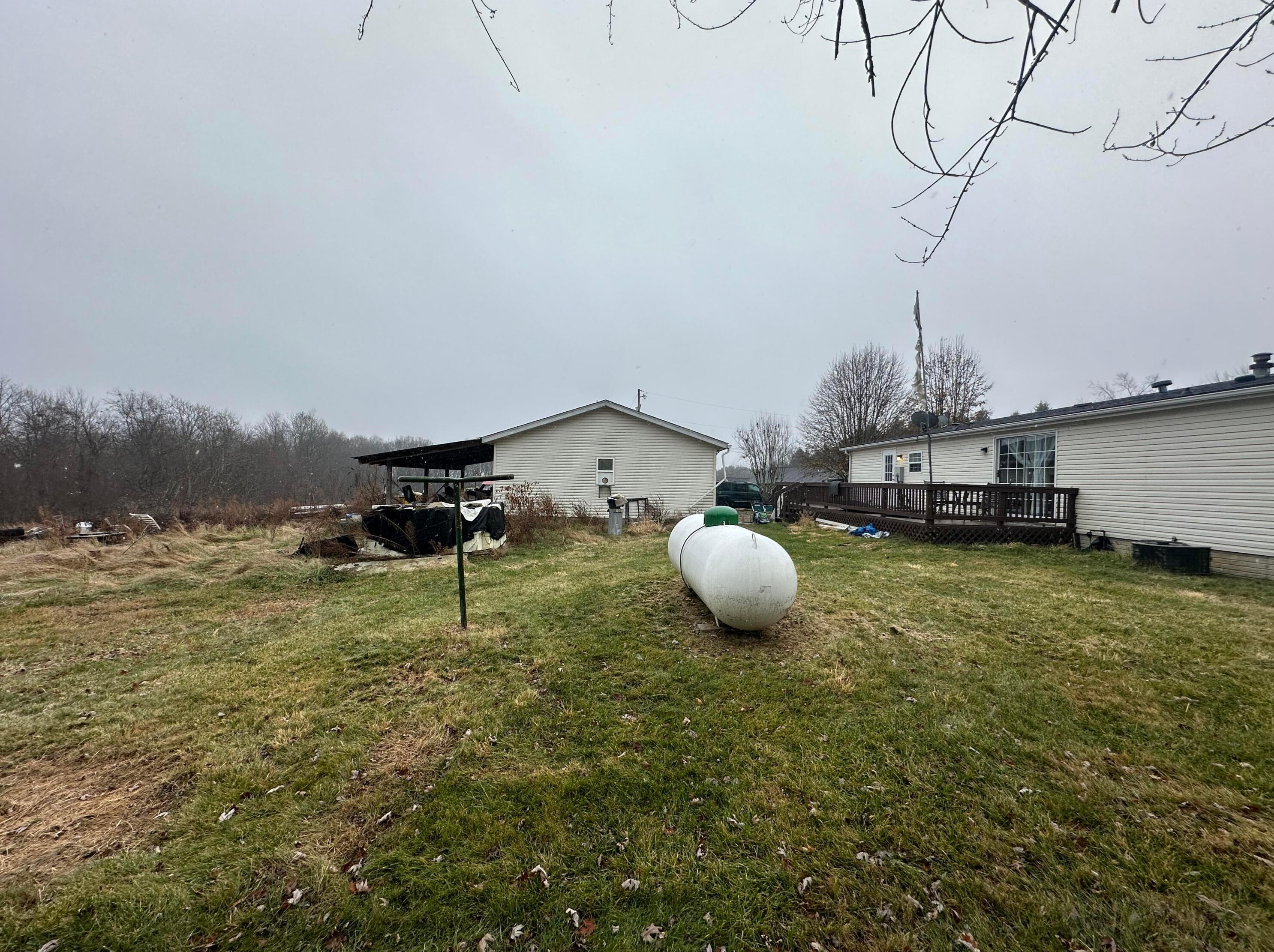 834 Thomas Rd, Hide Away Hills OH  43107-9766 exterior