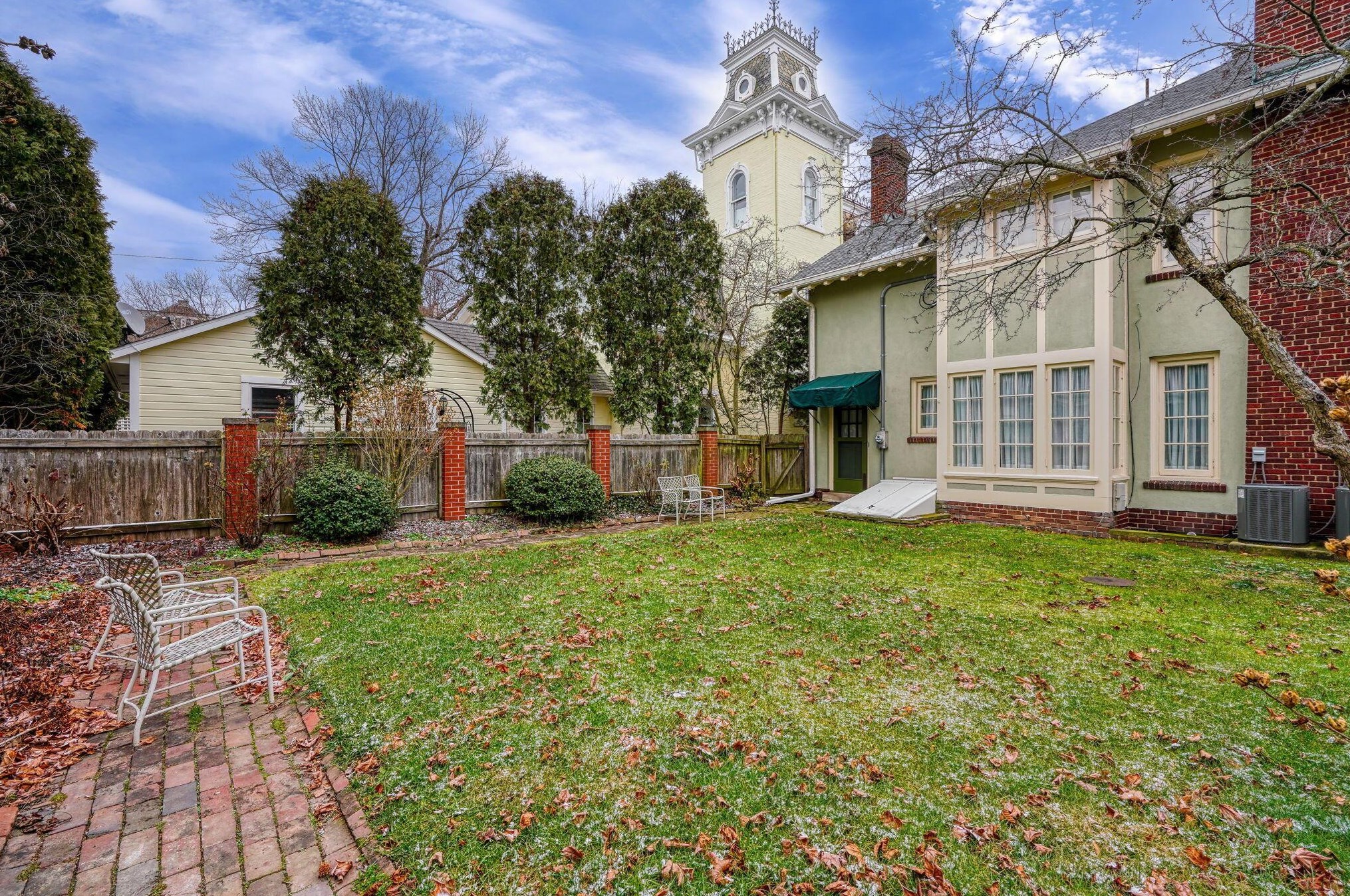 306 High St, Lancaster OH  43130-4427 exterior