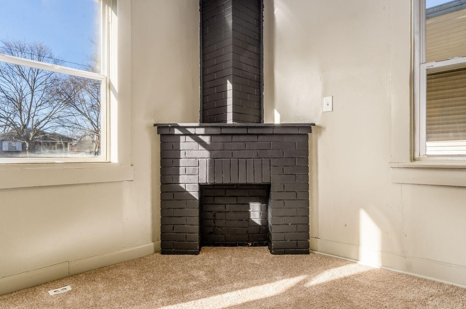 574 Hampton Rd, Columbus OH 43213-2727 exterior