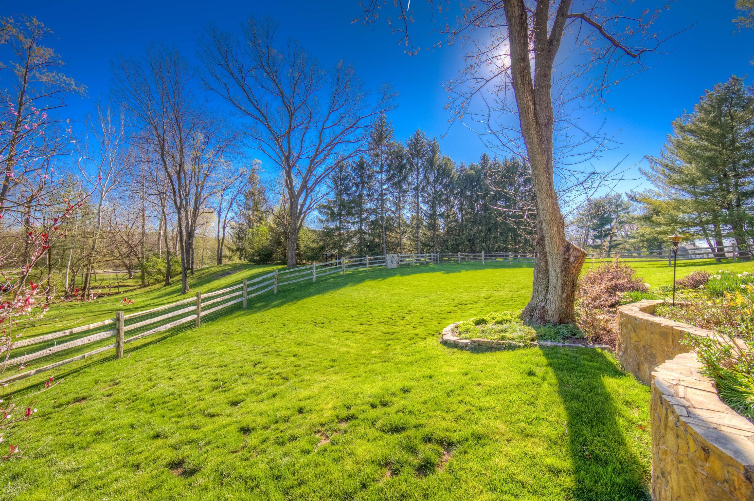 7564 Heatherwood Dr, Cnl Wnchstr OH  43110-8916 exterior