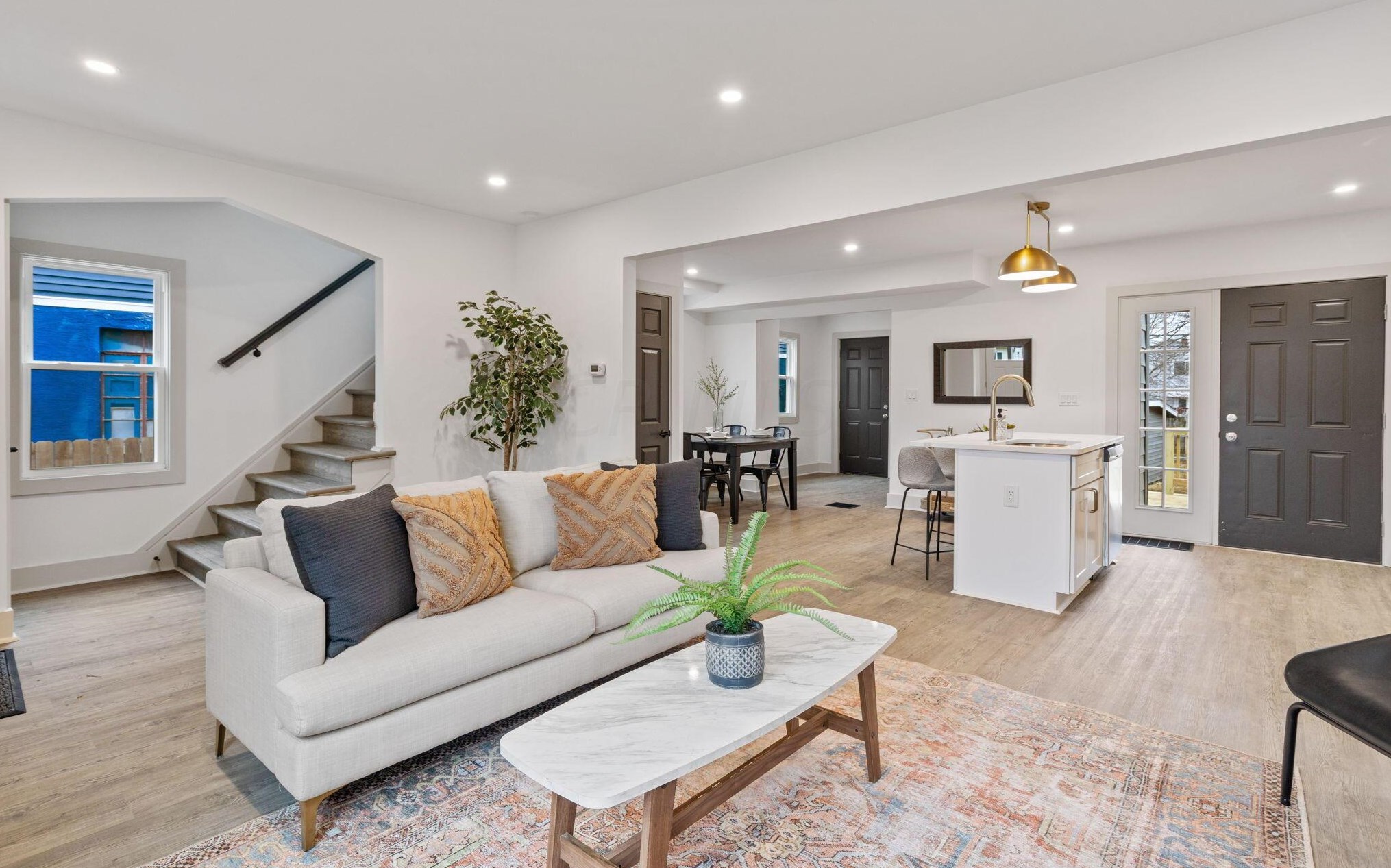 484 Belvidere Ave, Columbus OH  43223-1638 exterior