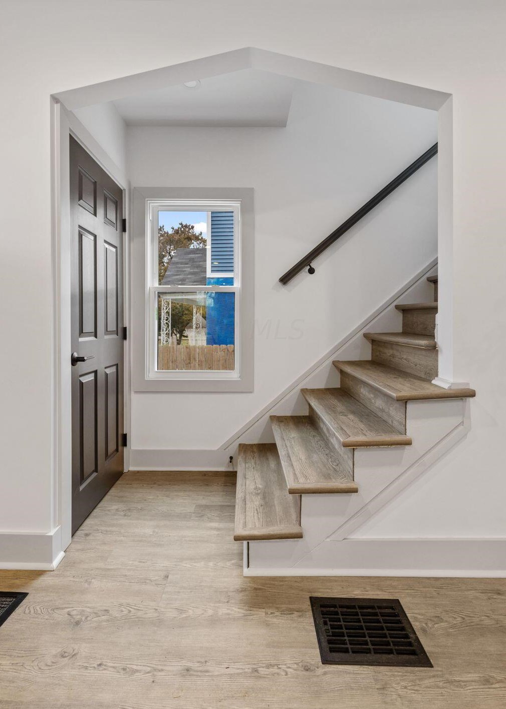 484 Belvidere Ave, Columbus OH  43223-1638 exterior