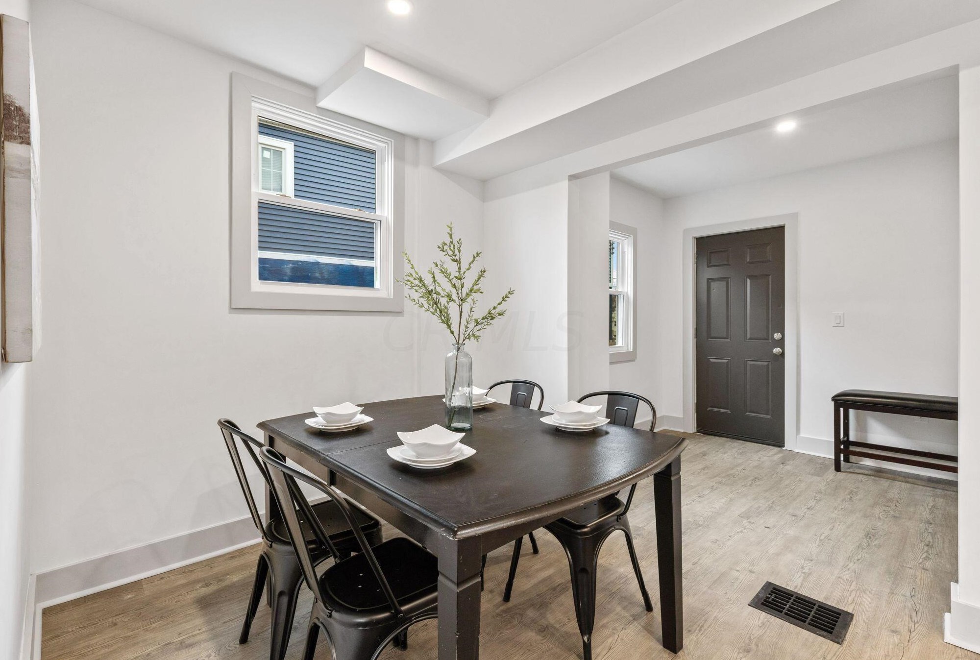 484 Belvidere Ave, Columbus OH  43223-1638 exterior