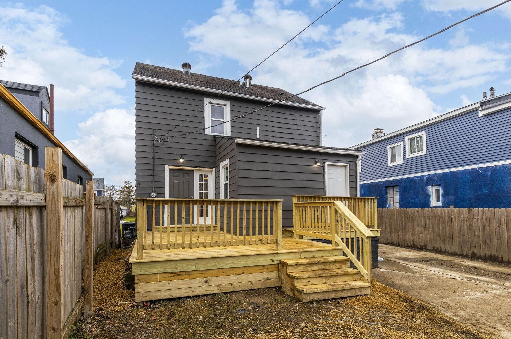 484 Belvidere Ave, Columbus OH  43223-1638 exterior