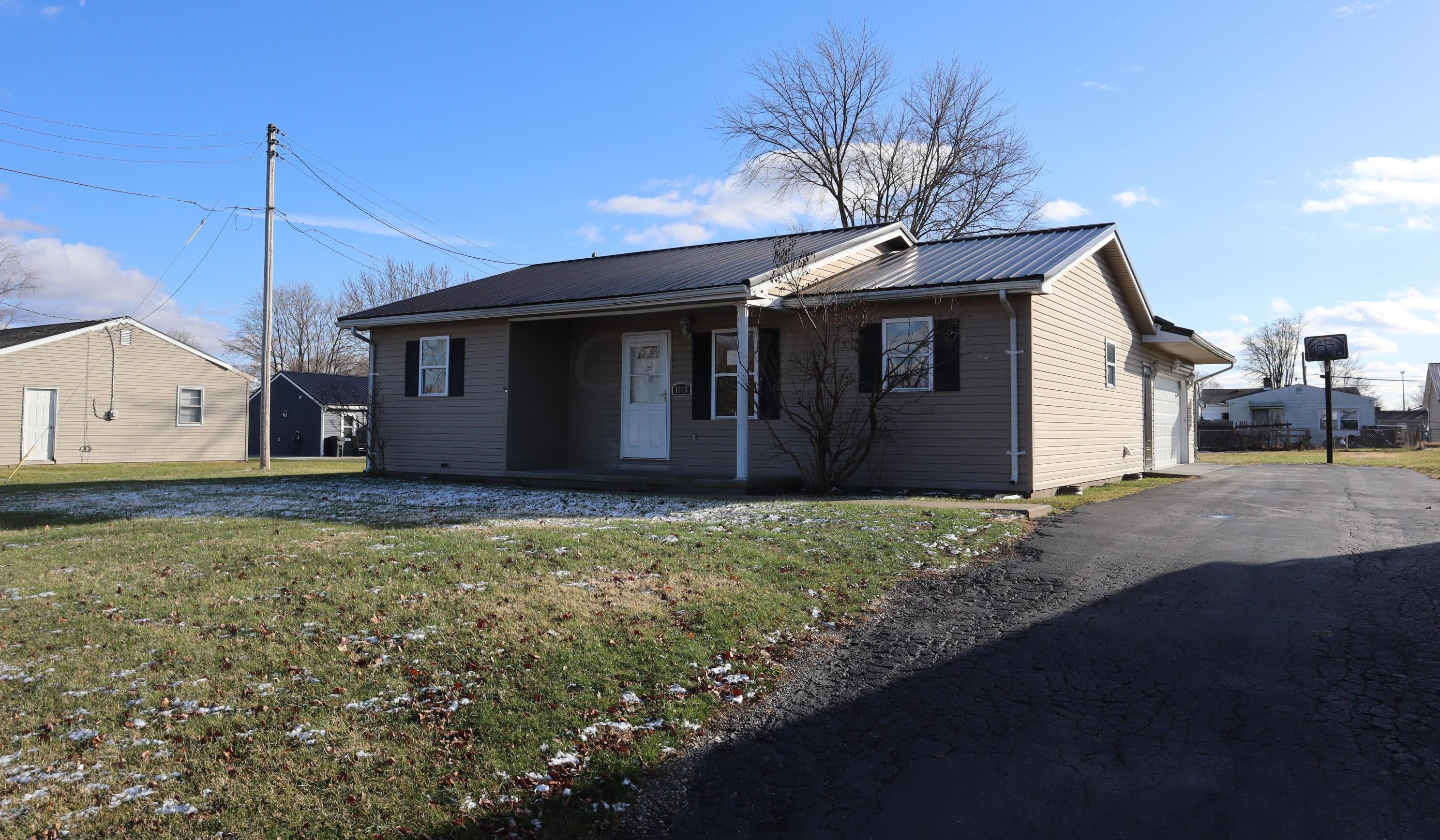 1343 Willard St, Washington Ch, OH 43160-2373