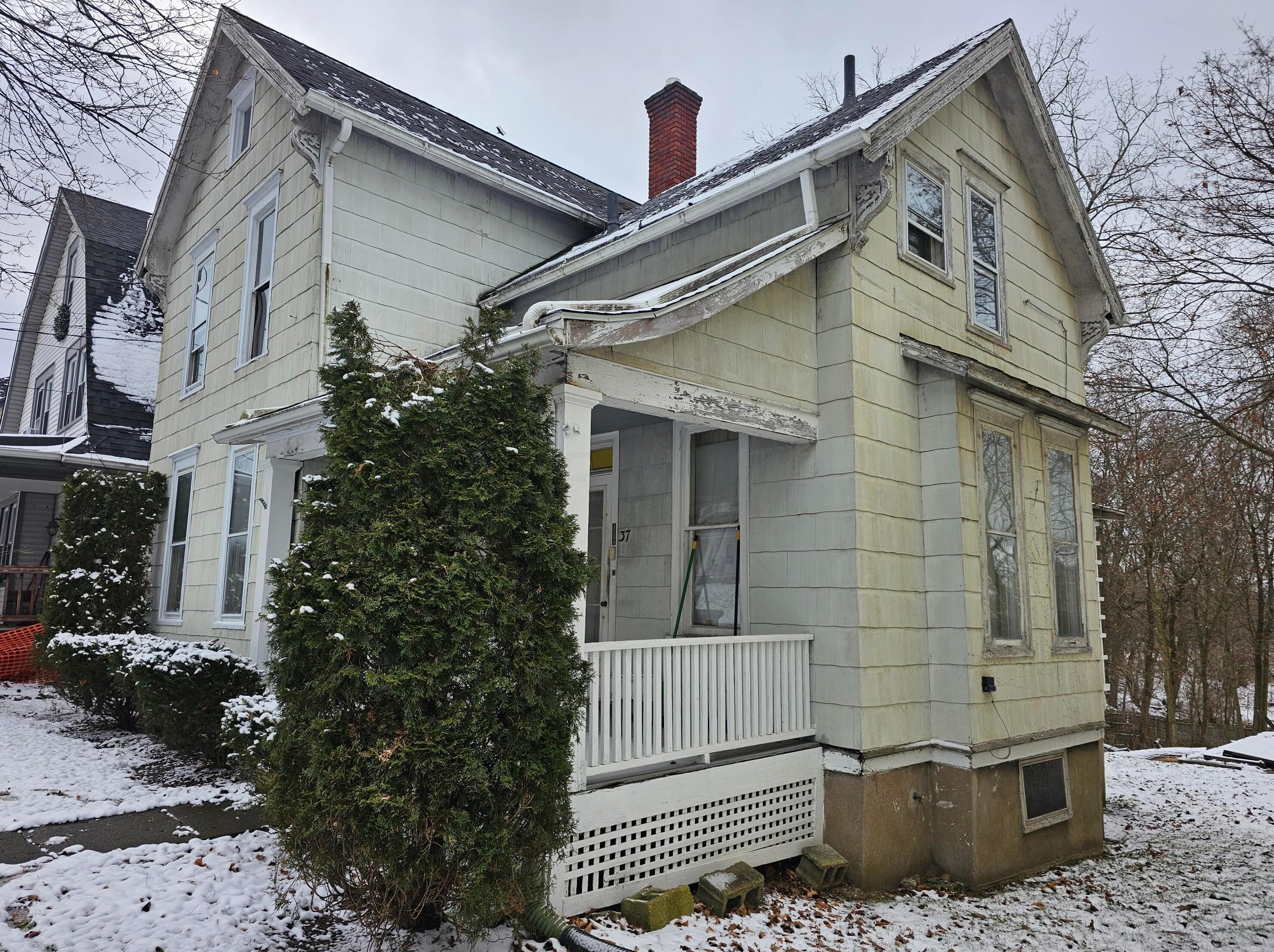 37 Western Ave, Mansfield, OH 44906
