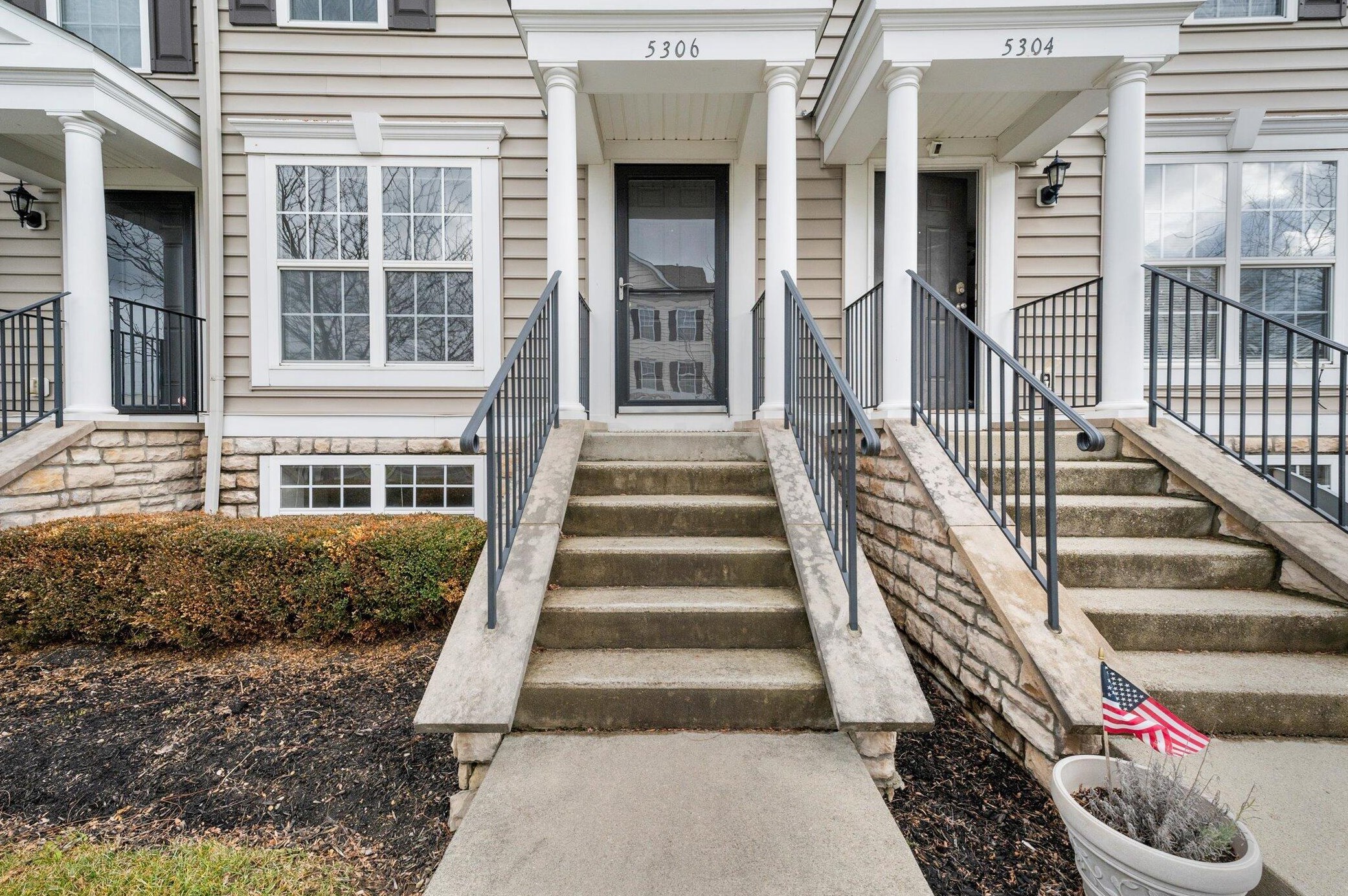 5306 Berthold Pass Dr, Dublin, OH 43016-6314