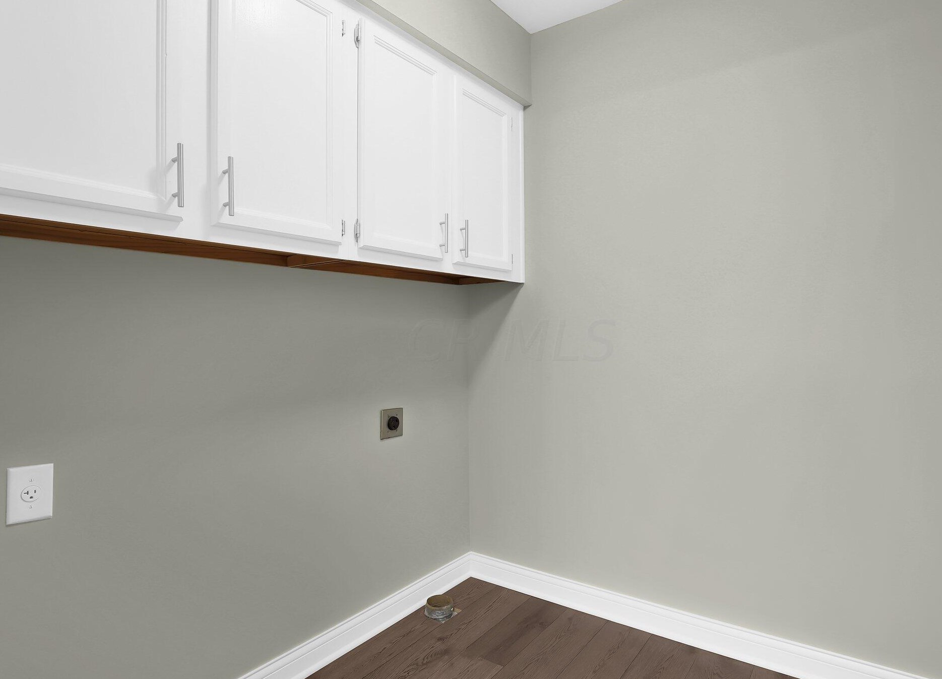 4470 White Leaf Way, Columbus OH  43228-6447 exterior