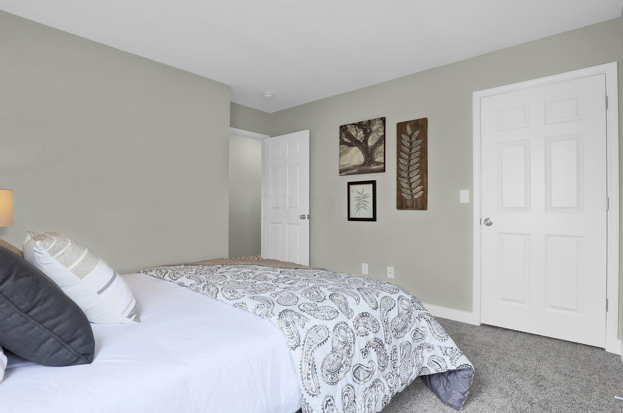 4470 White Leaf Way, Columbus OH  43228-6447 exterior