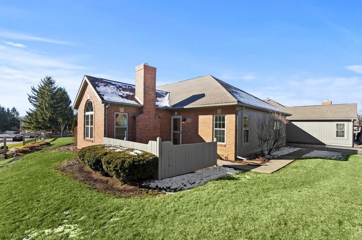 204 Pine Ridge Ct, Bellefontaine, OH 43311