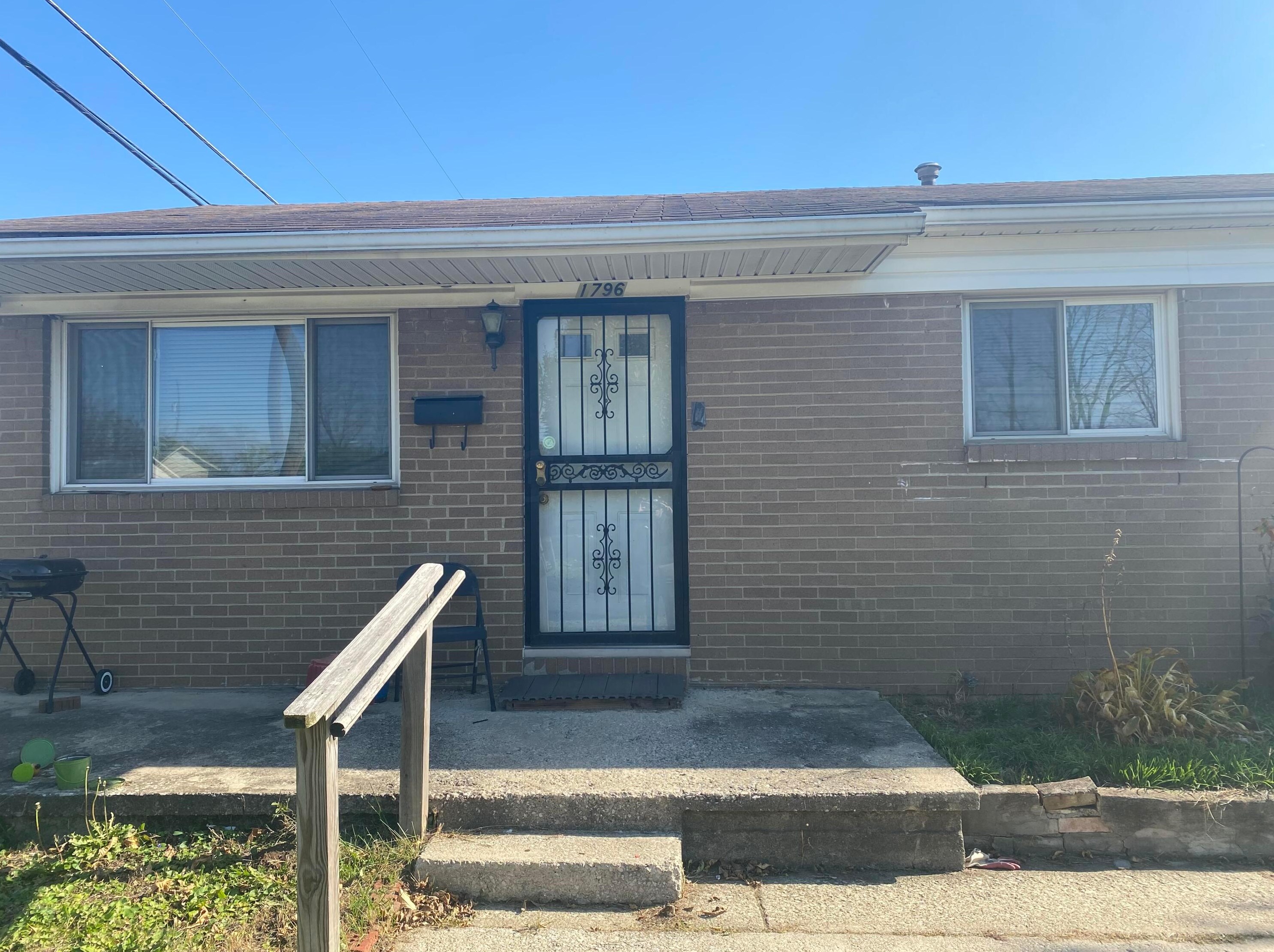 1796 Dysart Ave, Columbus, OH 43219-1021