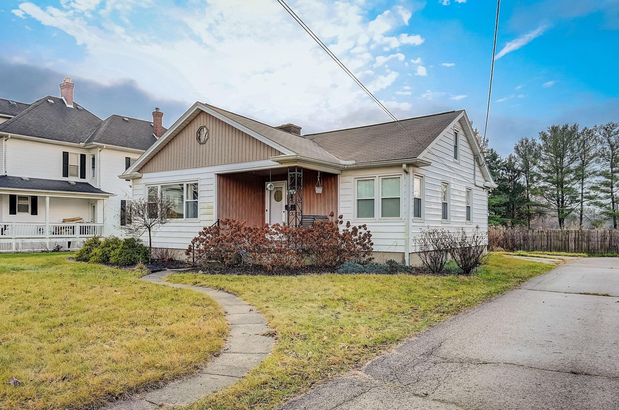 169 W Main St, Ashville, OH 43103