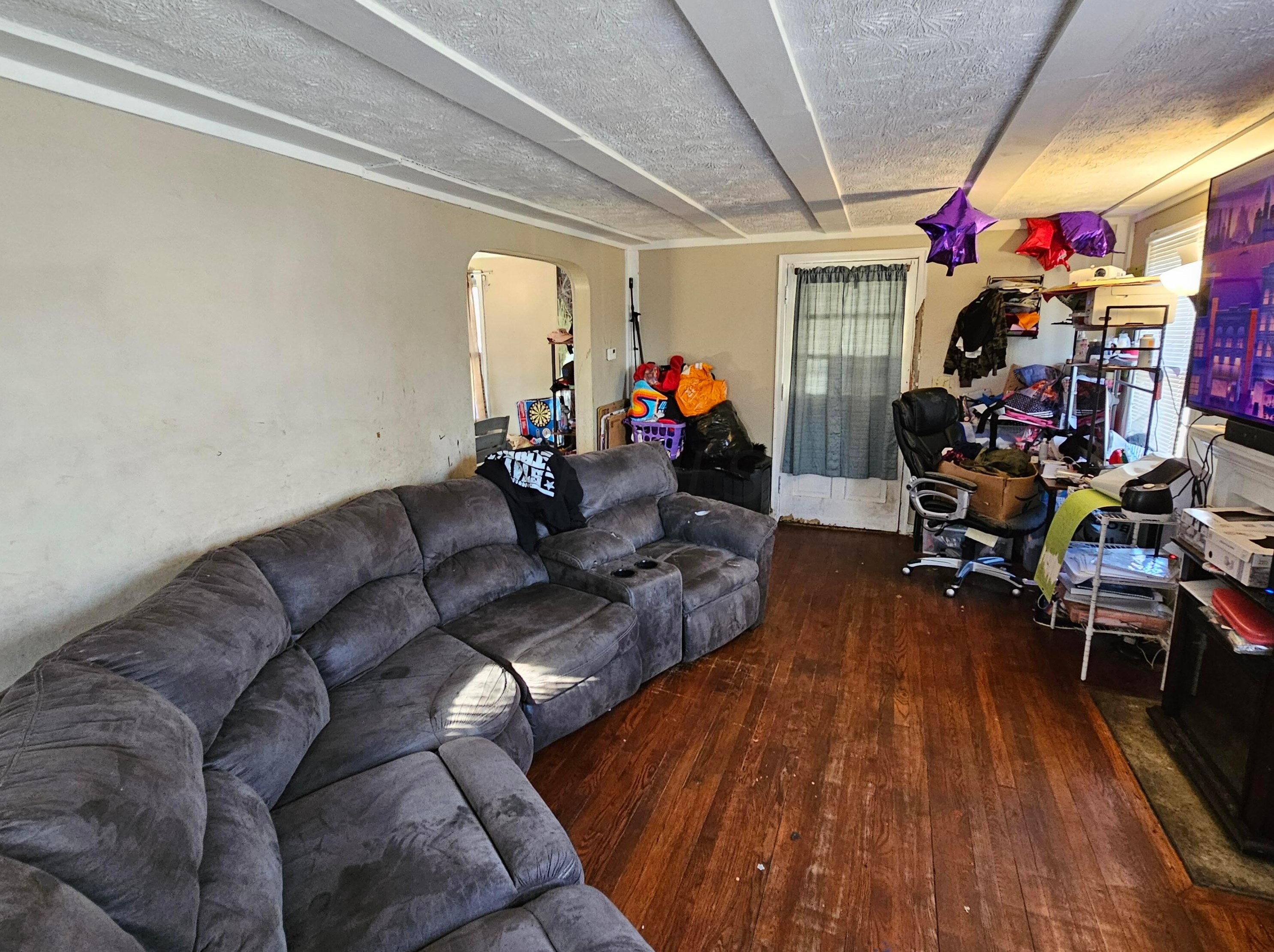 2453 Delbert Rd, Columbus OH  43211-1882 exterior