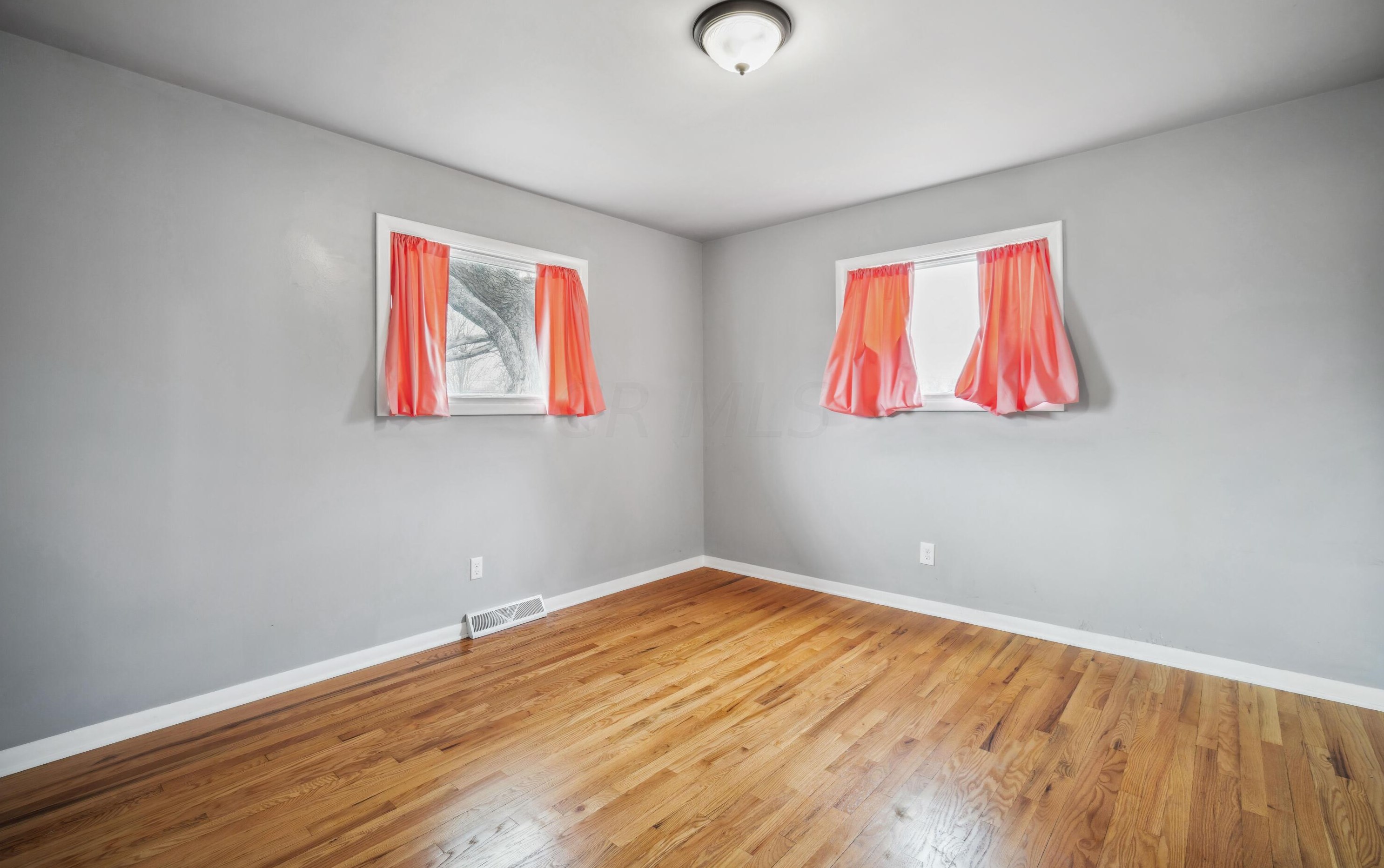 2319 Bellevue Ave, Columbus OH 43207-2504 exterior