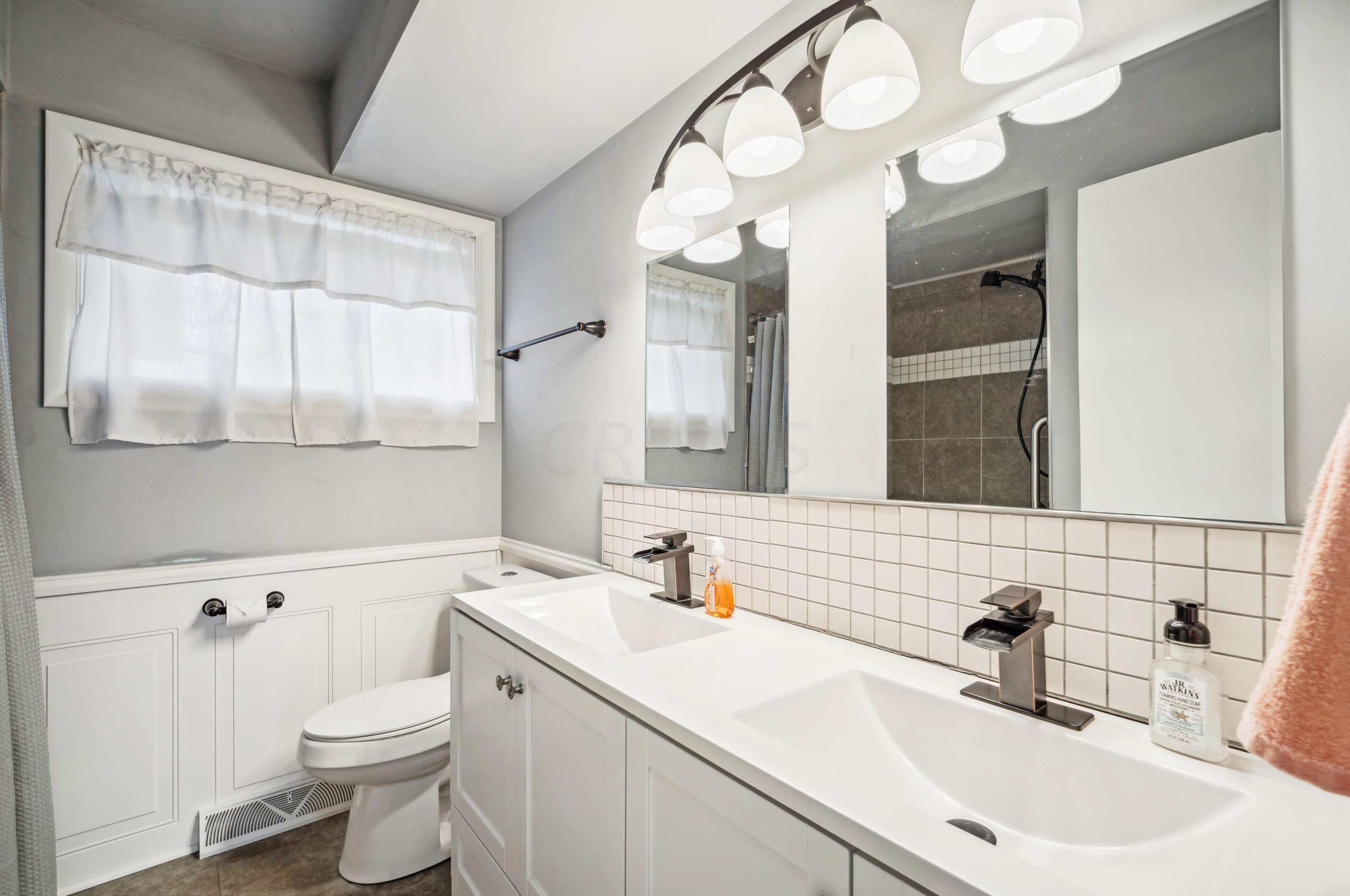 2319 Bellevue Ave, Columbus OH 43207-2504 exterior