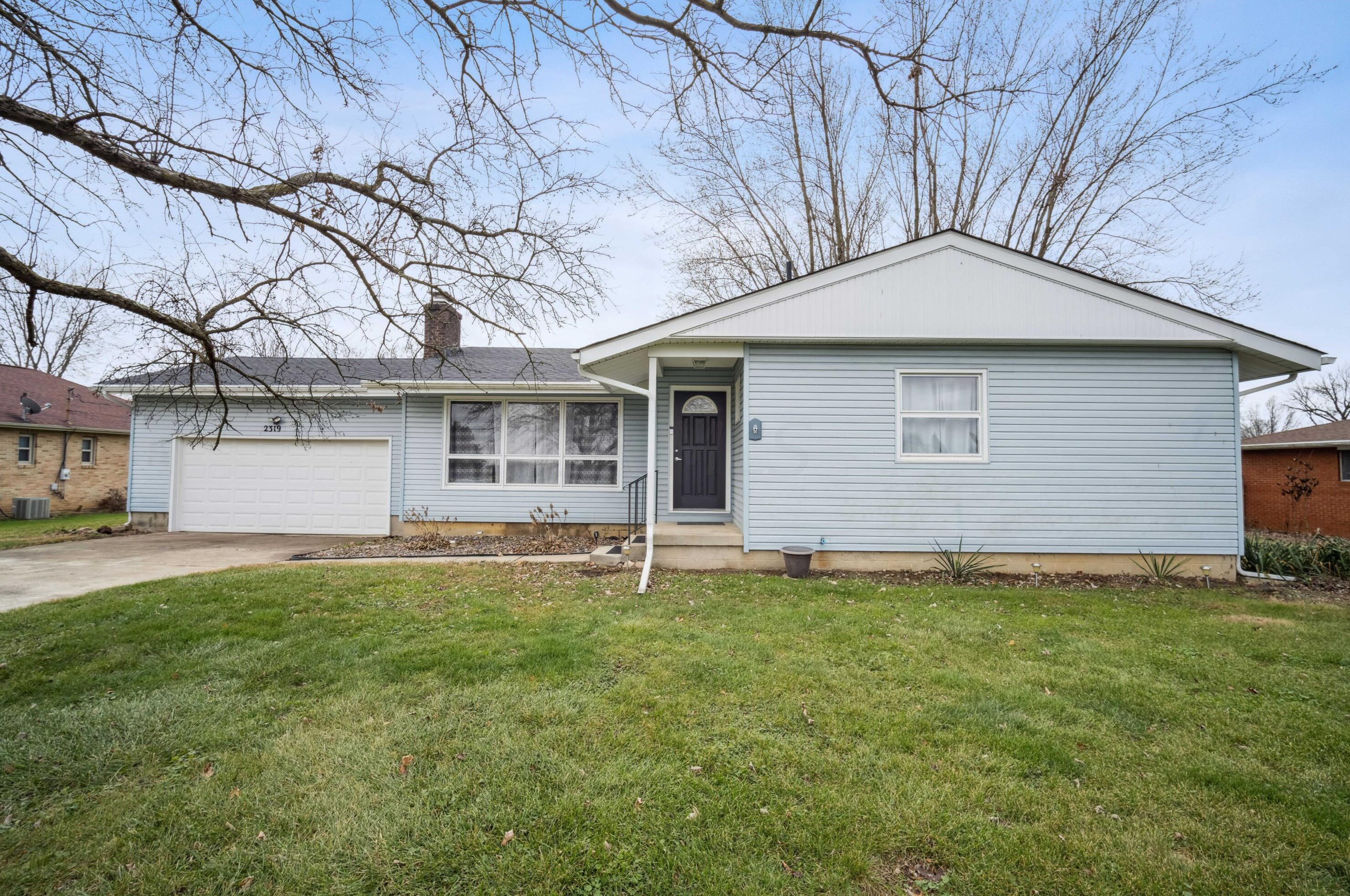 2319 Bellevue Ave, Columbus, OH 43207-2819