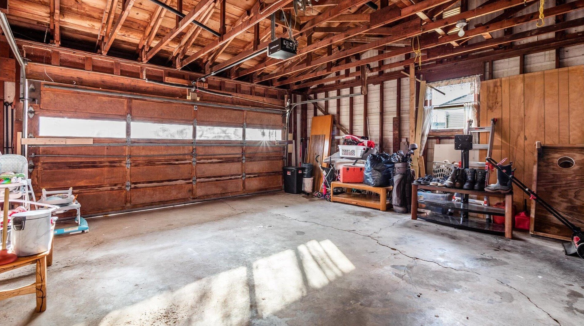 325 Mohican Dr, Crooksville OH  43731-9729 exterior