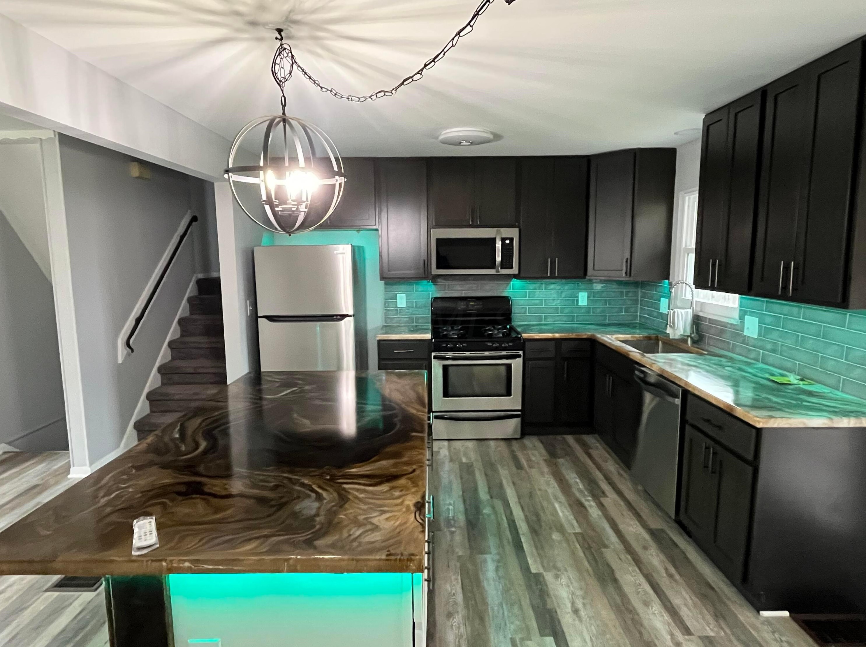 3810 Noe Bixby Rd, Columbus OH  43232-6163 exterior