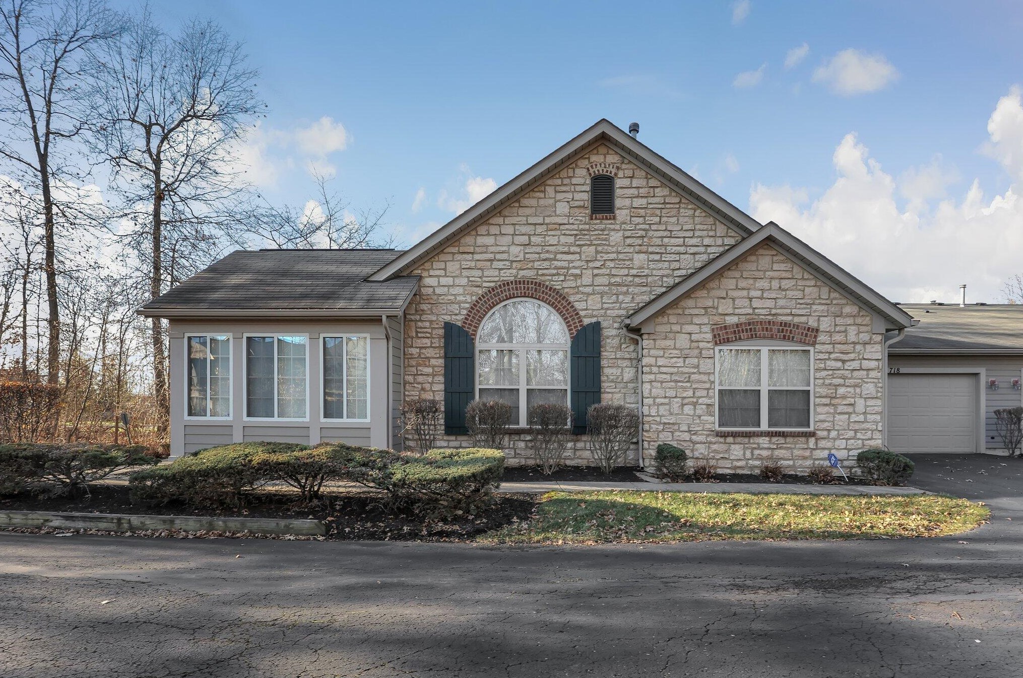 718 Old Dover Rd, Westerville, OH 43082-6454