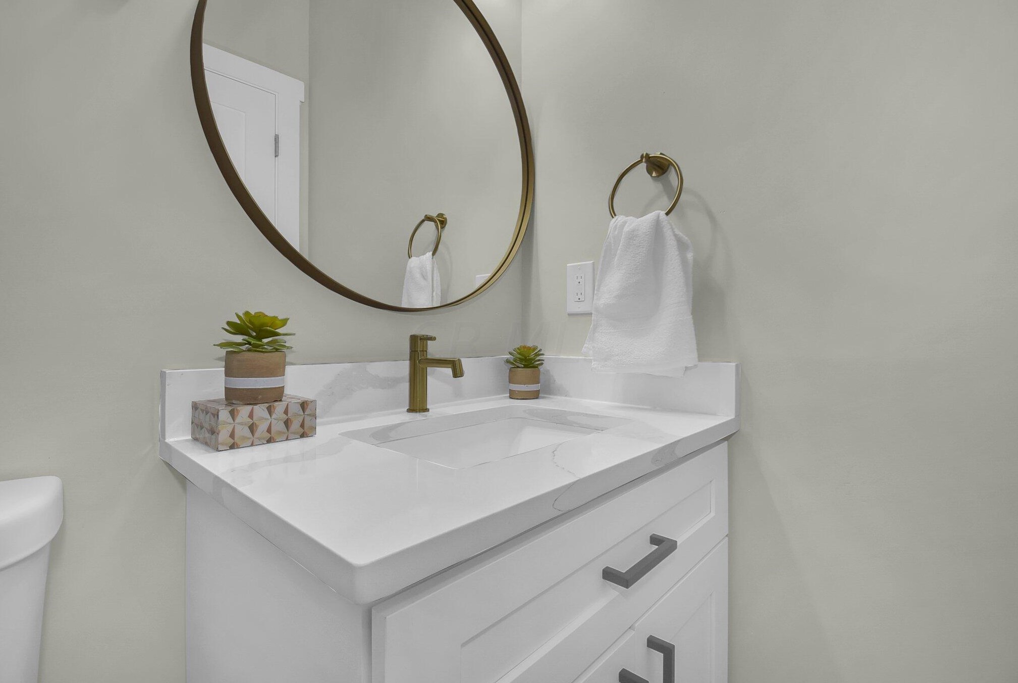 306 Mithoff St, Columbus OH  43206-3530 exterior