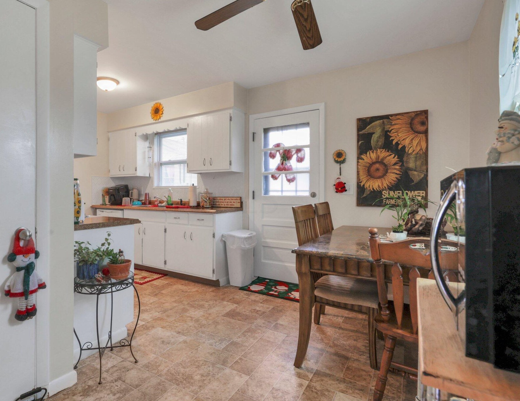 3719 Mccarley Dr, Columbus OH 43228-3134 exterior