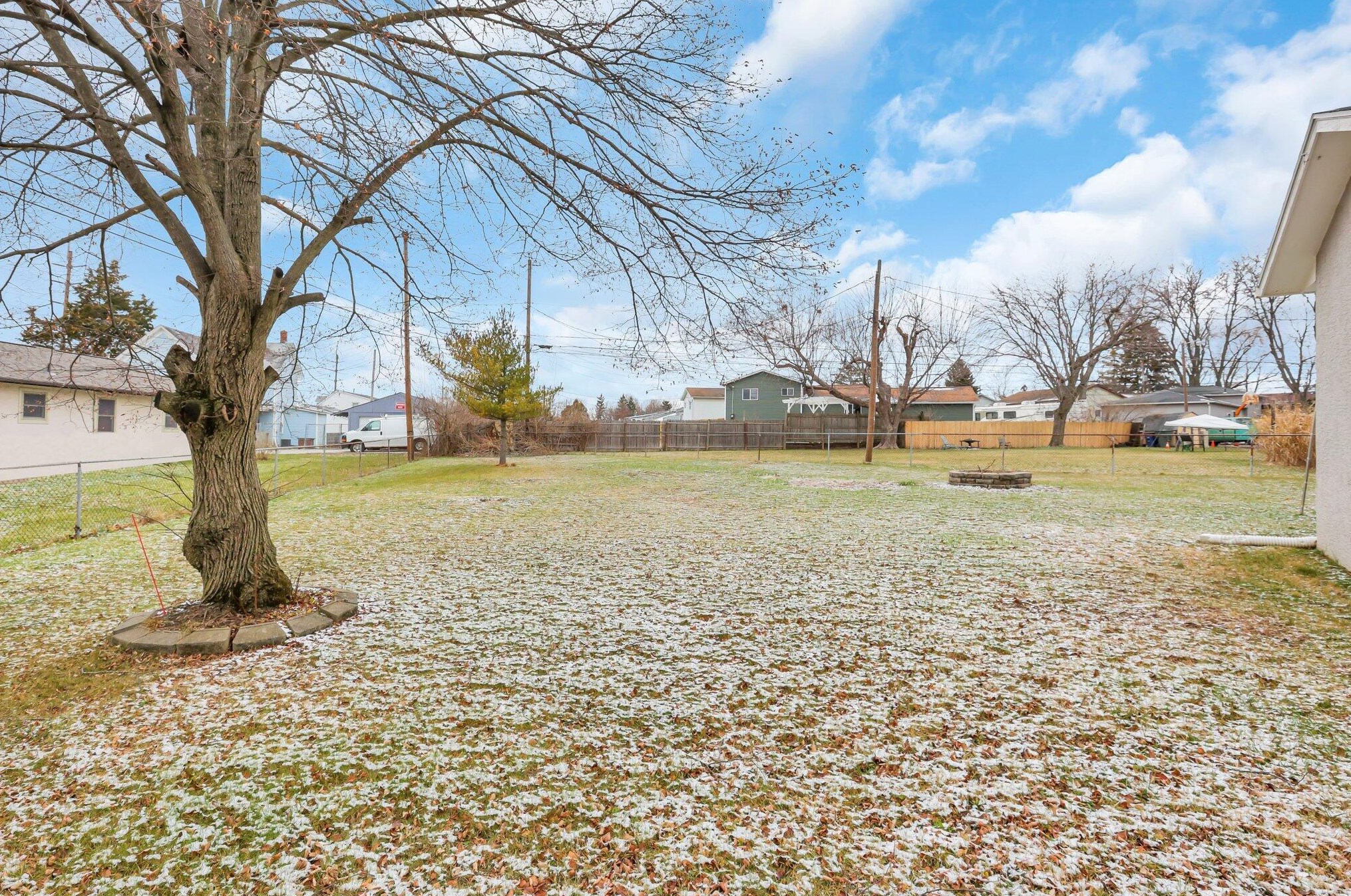 3719 Mccarley Dr, Columbus OH 43228-3134 exterior