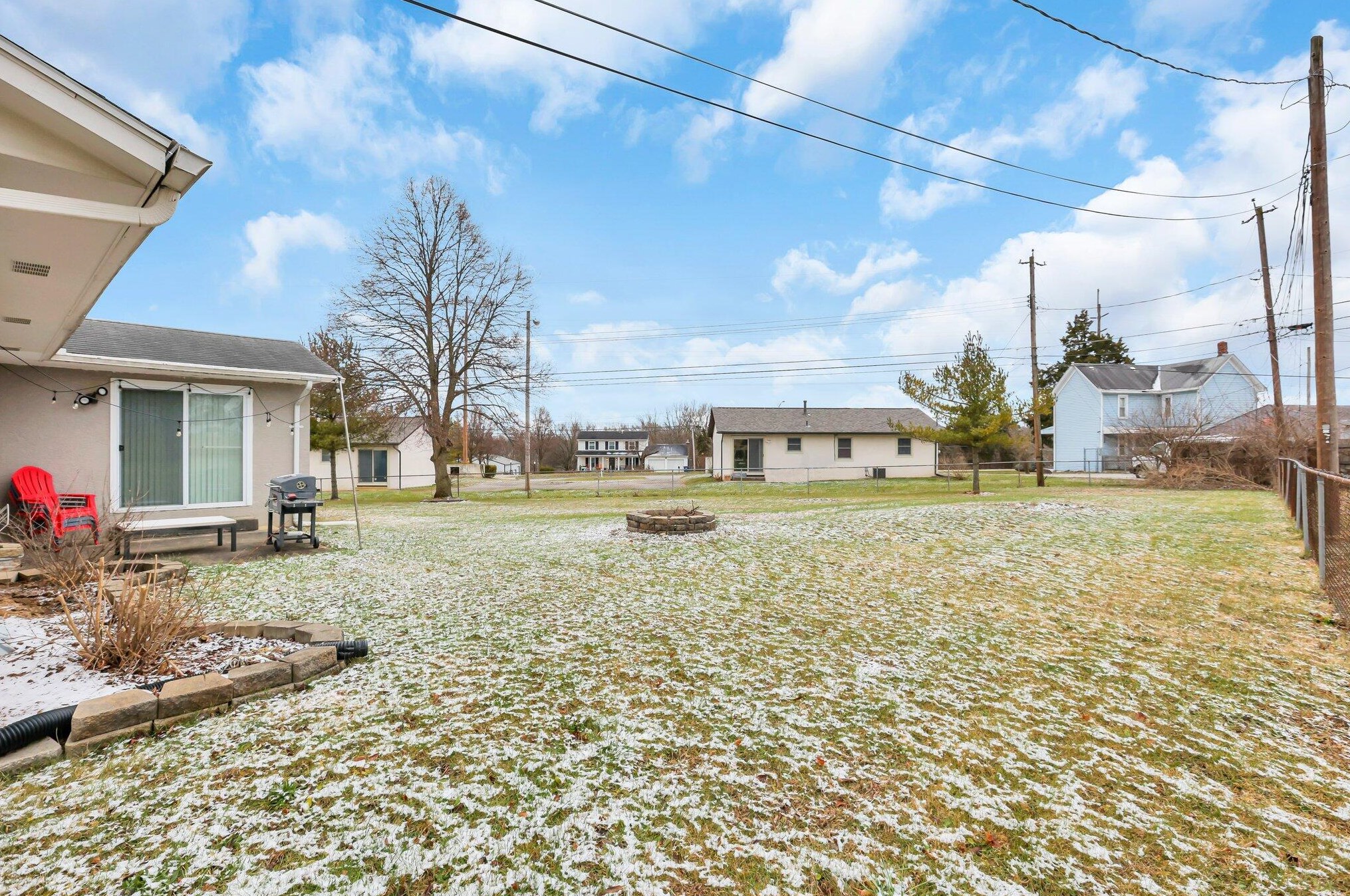 3719 Mccarley Dr, Columbus OH 43228-3134 exterior