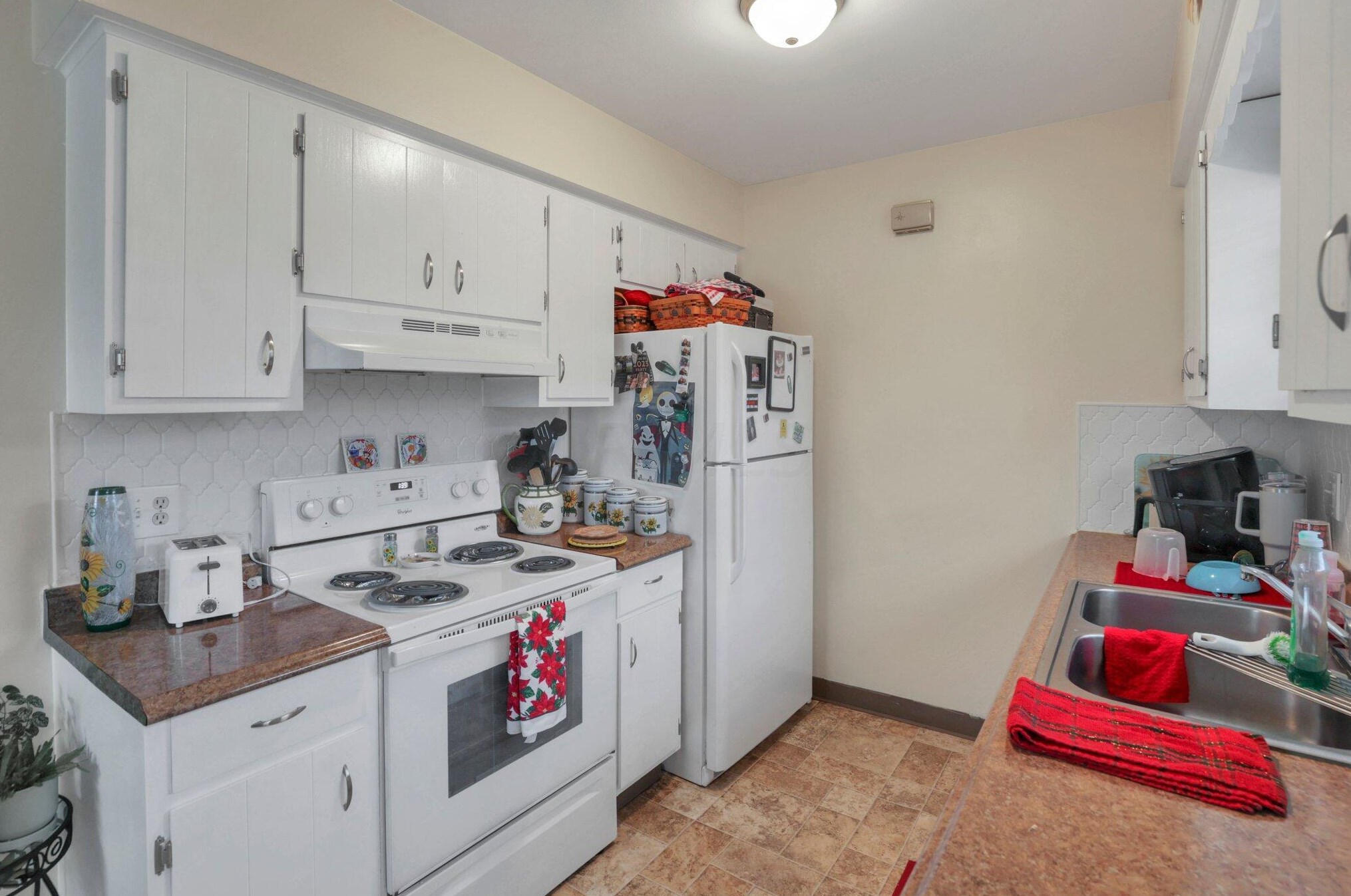 3719 Mccarley Dr, Columbus OH 43228-3134 exterior