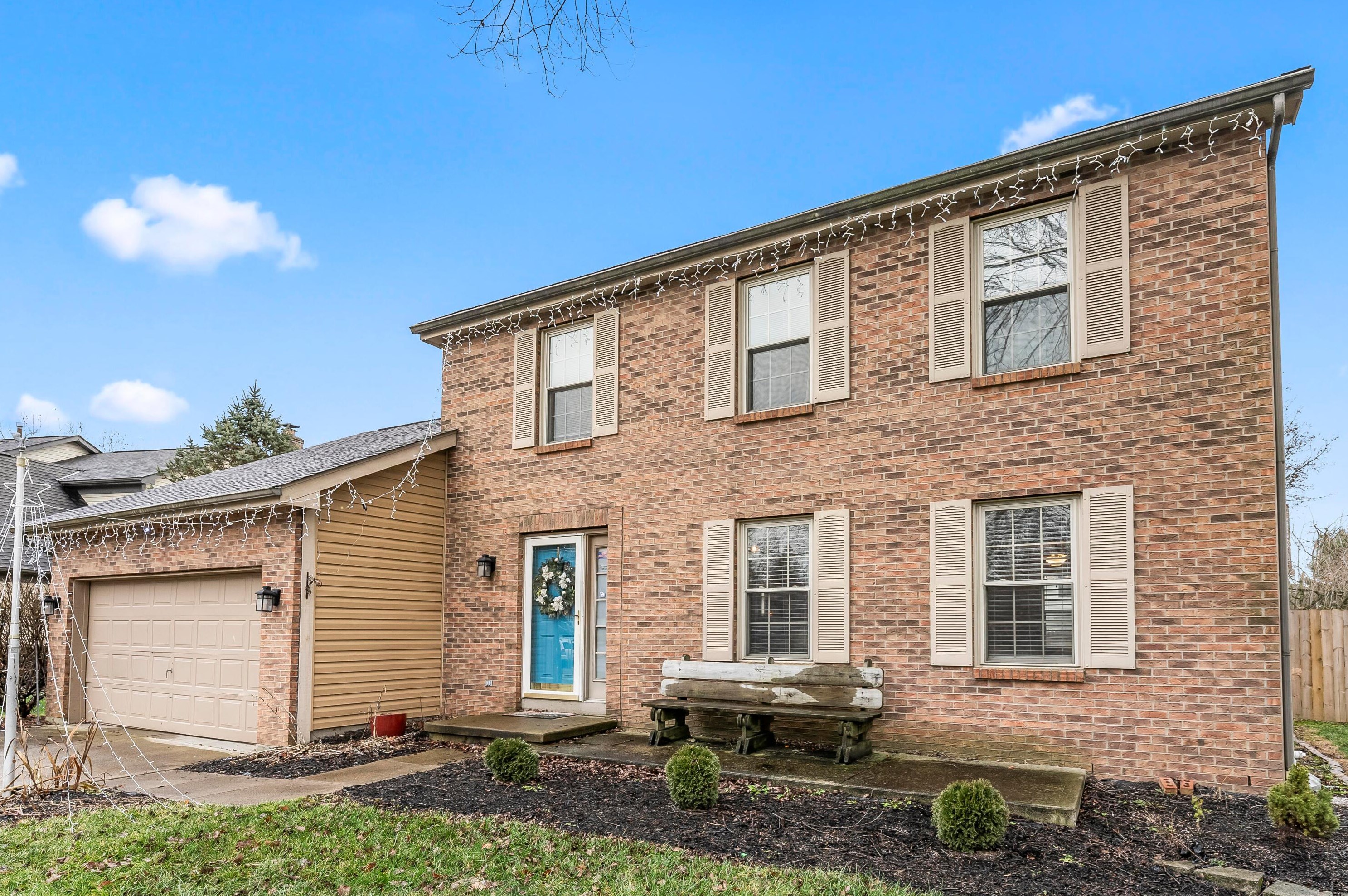 365 Timber Ridge Dr, Pickerington, OH 43147