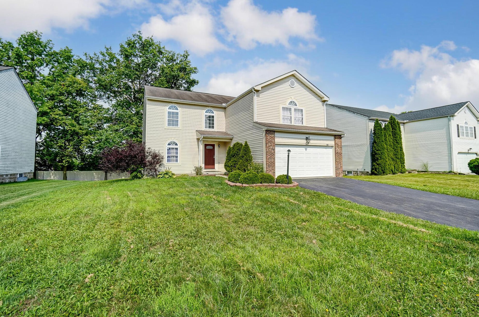 352 Evergreen Cir, Pickerington, OH 43147