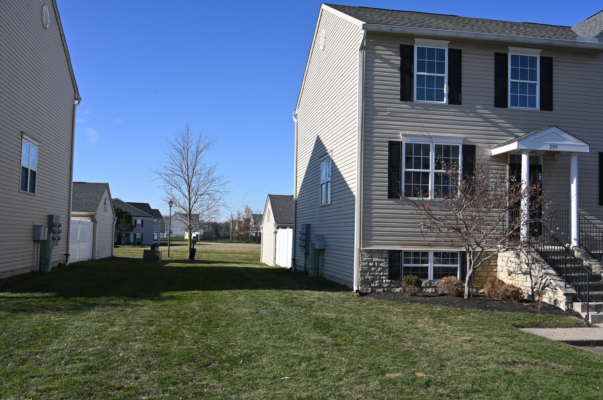 291 Oxford Oak Dr, Blacklick, OH 43004