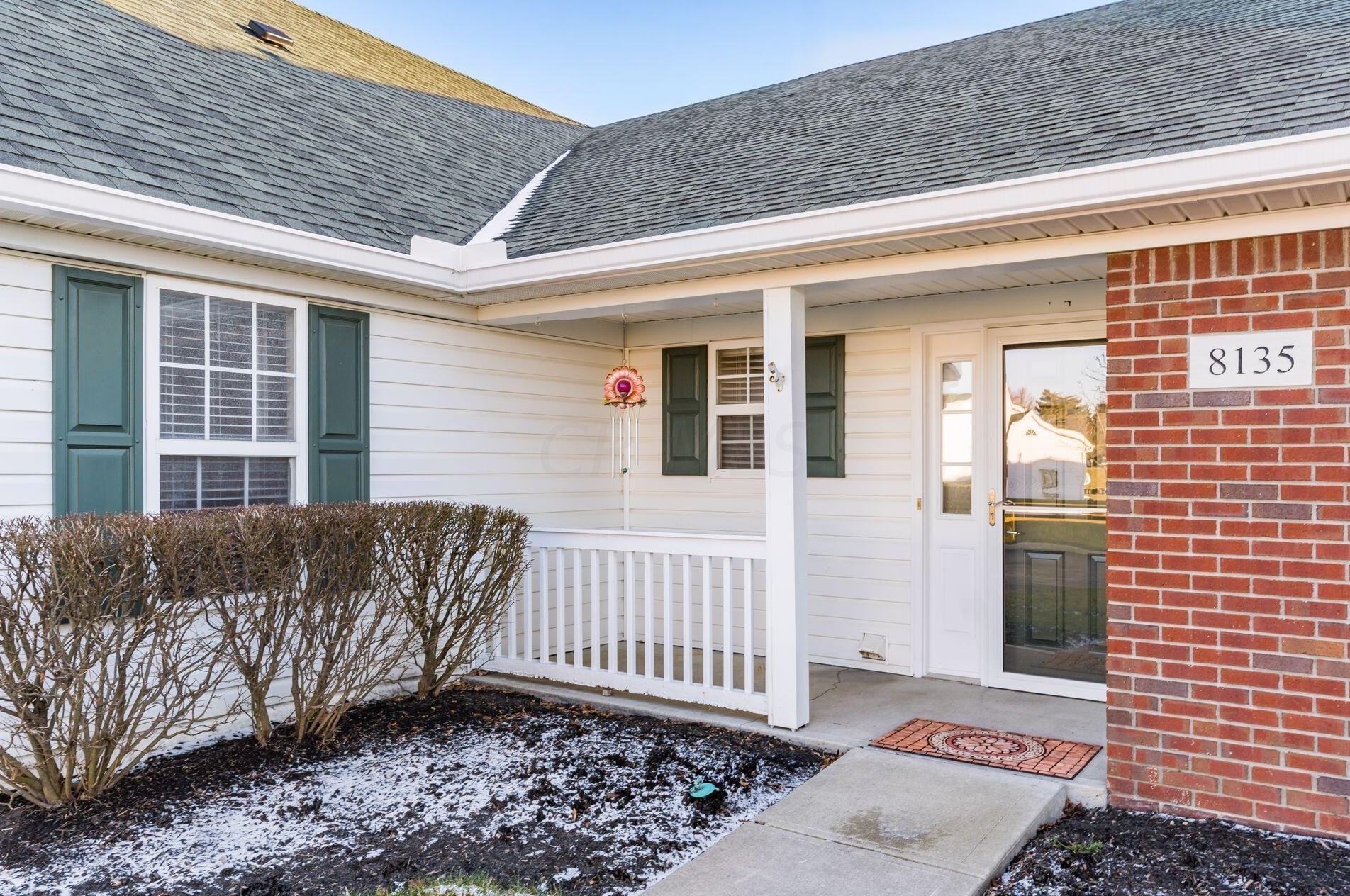 8135 Kingfisher Ln, Pickerington, OH 43147-8261