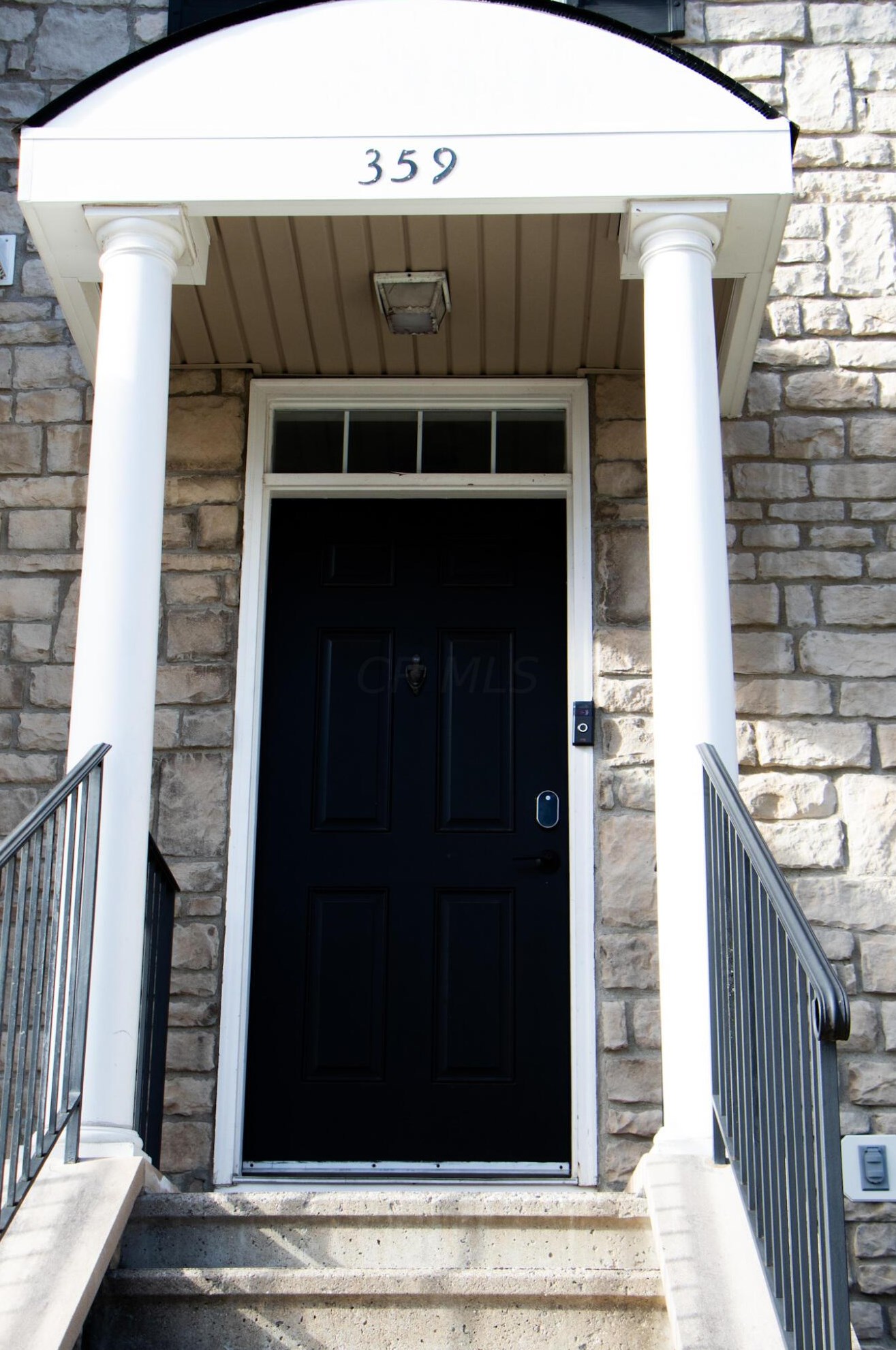 359 Oxford Oak Dr, Blacklick OH  43004-8484 exterior