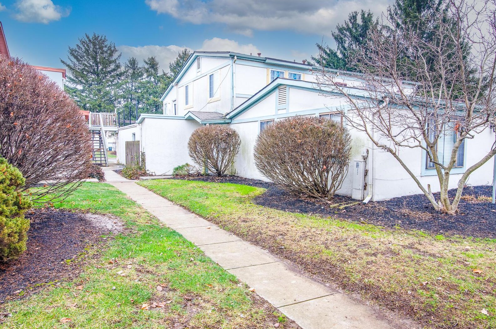 2505 Burgandy Ln #c, Columbus, OH 43232