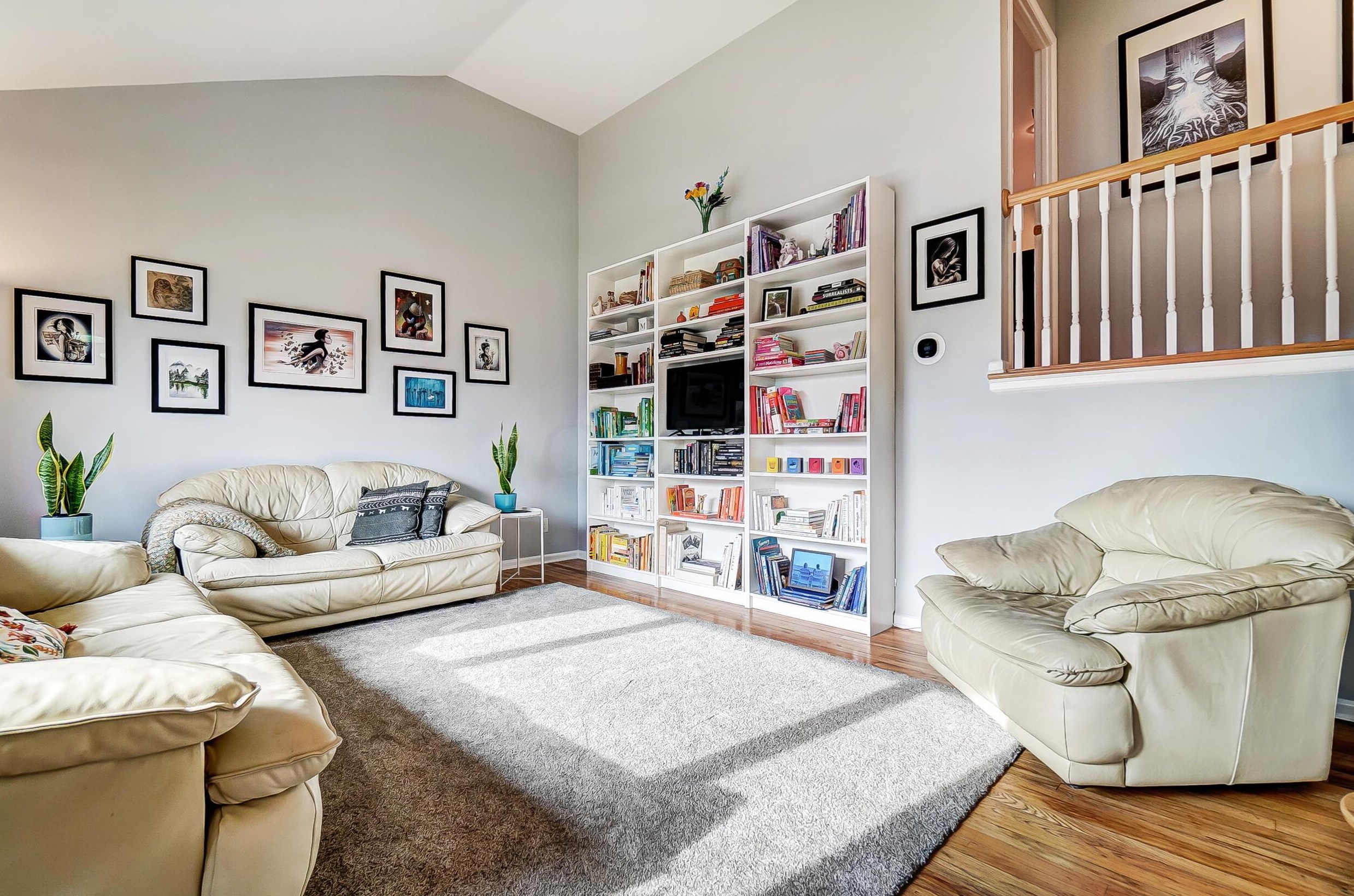 722 Harley Dr, Columbus OH 43202-1807 exterior