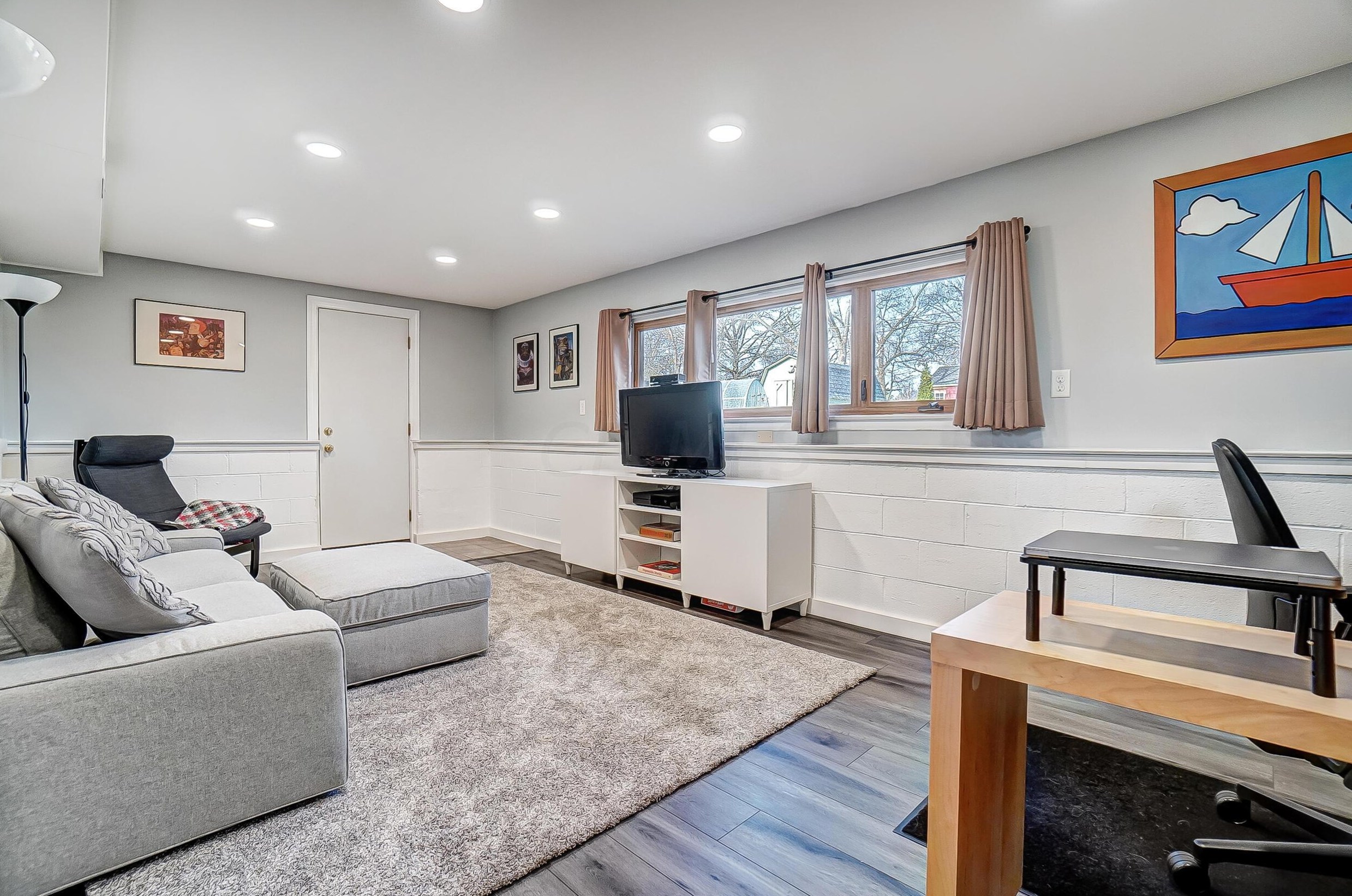 722 Harley Dr, Columbus OH 43202-1807 exterior