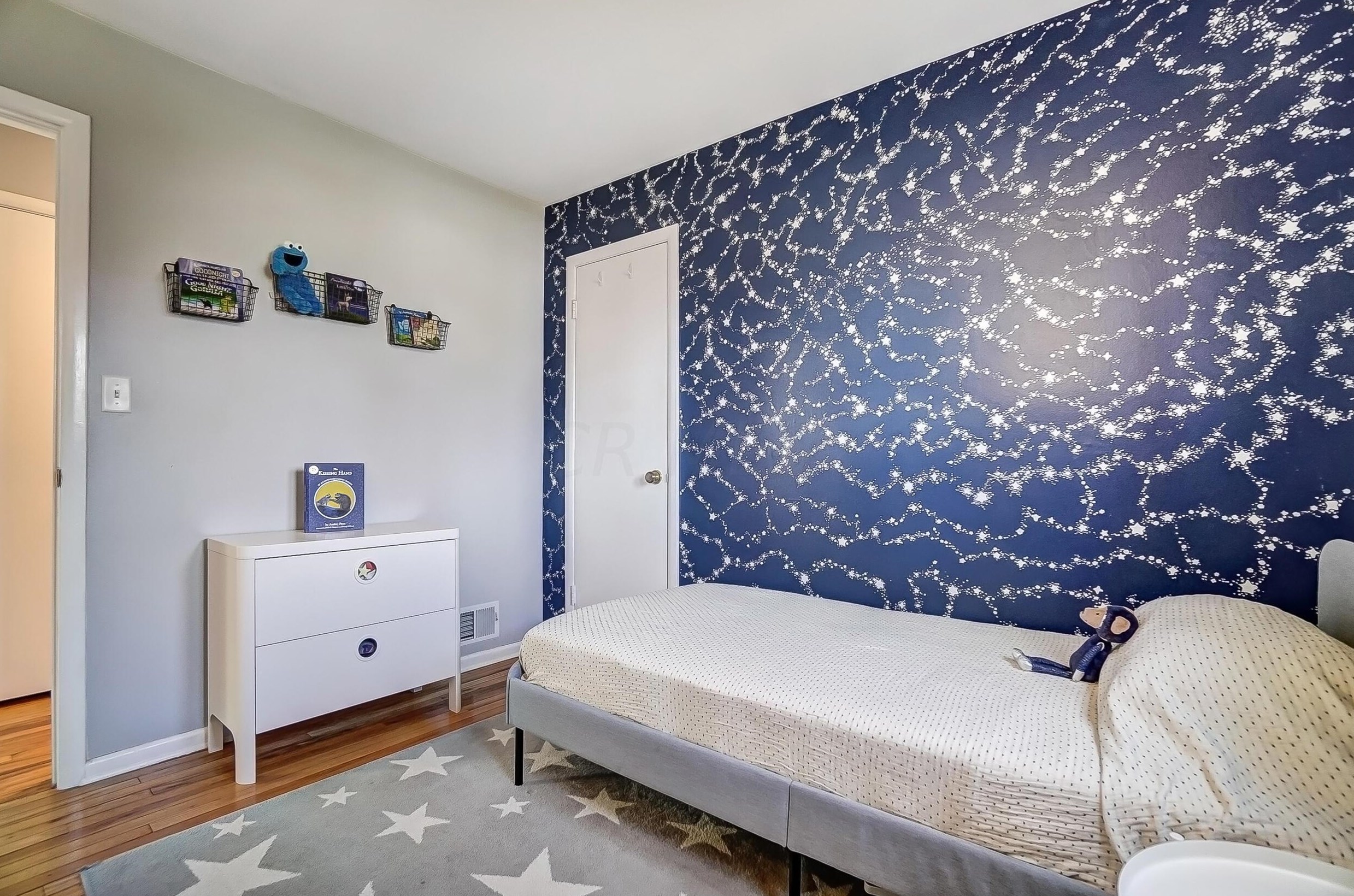 722 Harley Dr, Columbus OH 43202-1807 exterior